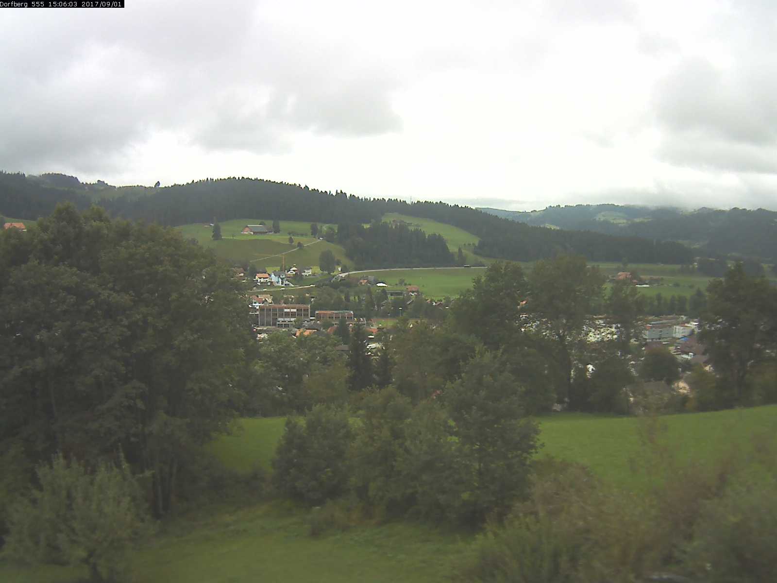 Webcam-Bild: Aussicht vom Dorfberg in Langnau 20170901-150601