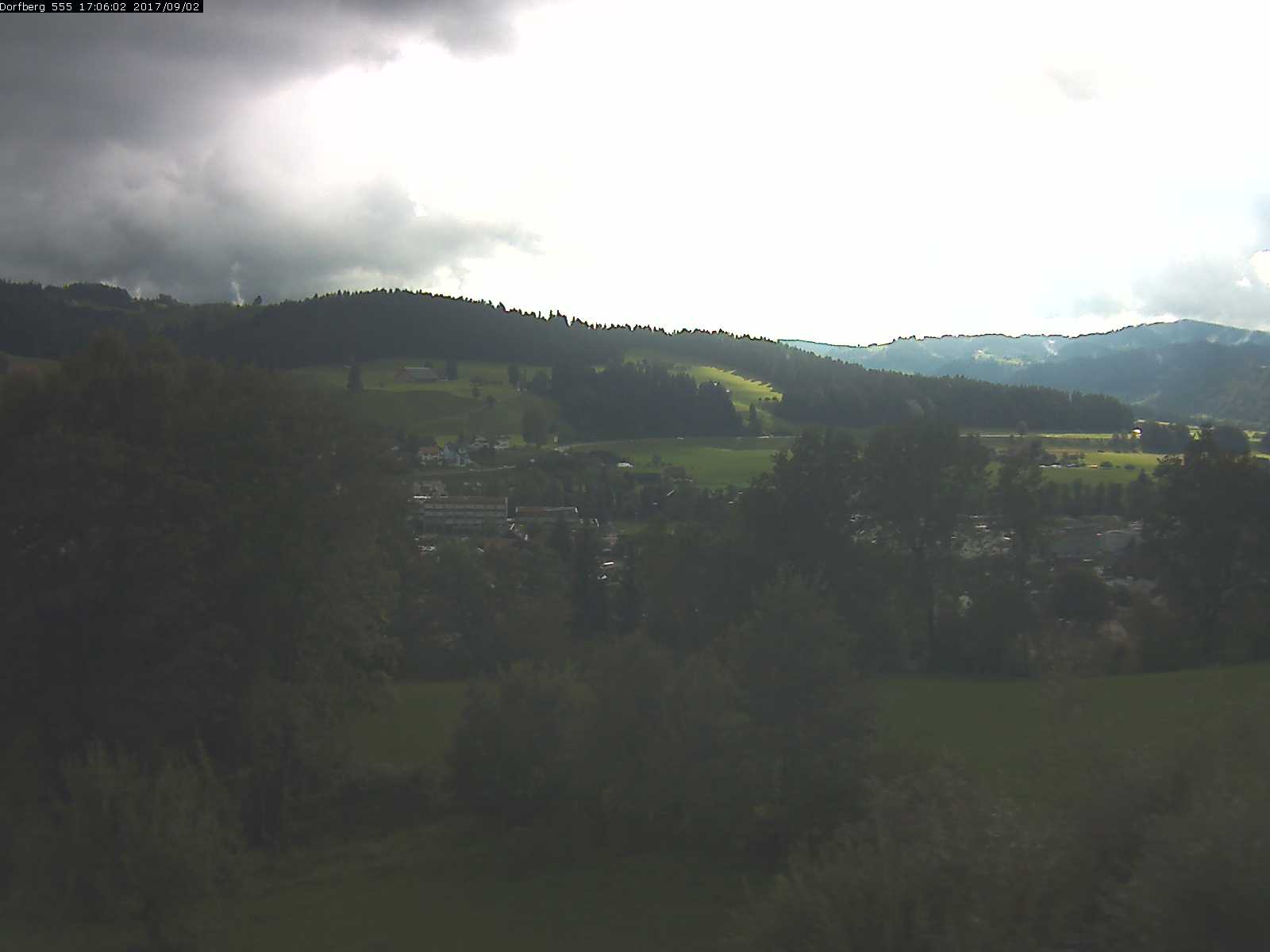 Webcam-Bild: Aussicht vom Dorfberg in Langnau 20170902-170601