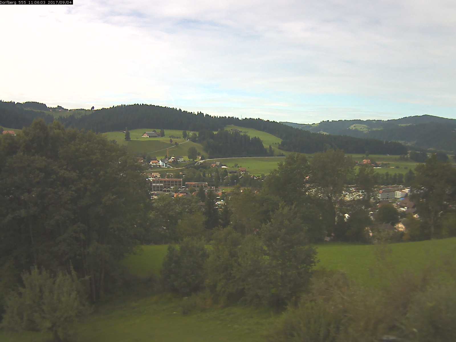 Webcam-Bild: Aussicht vom Dorfberg in Langnau 20170904-110602