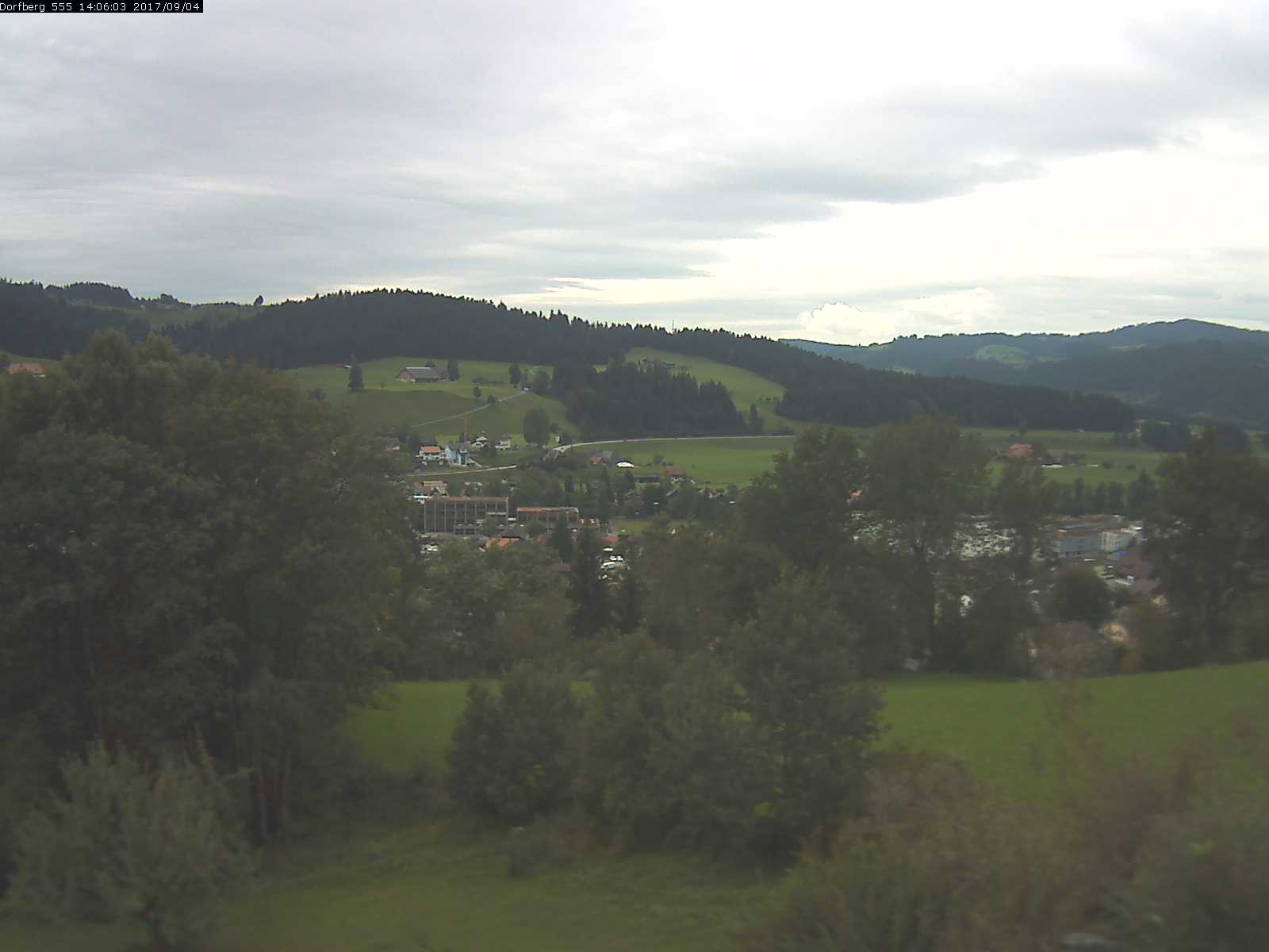 Webcam-Bild: Aussicht vom Dorfberg in Langnau 20170904-140601