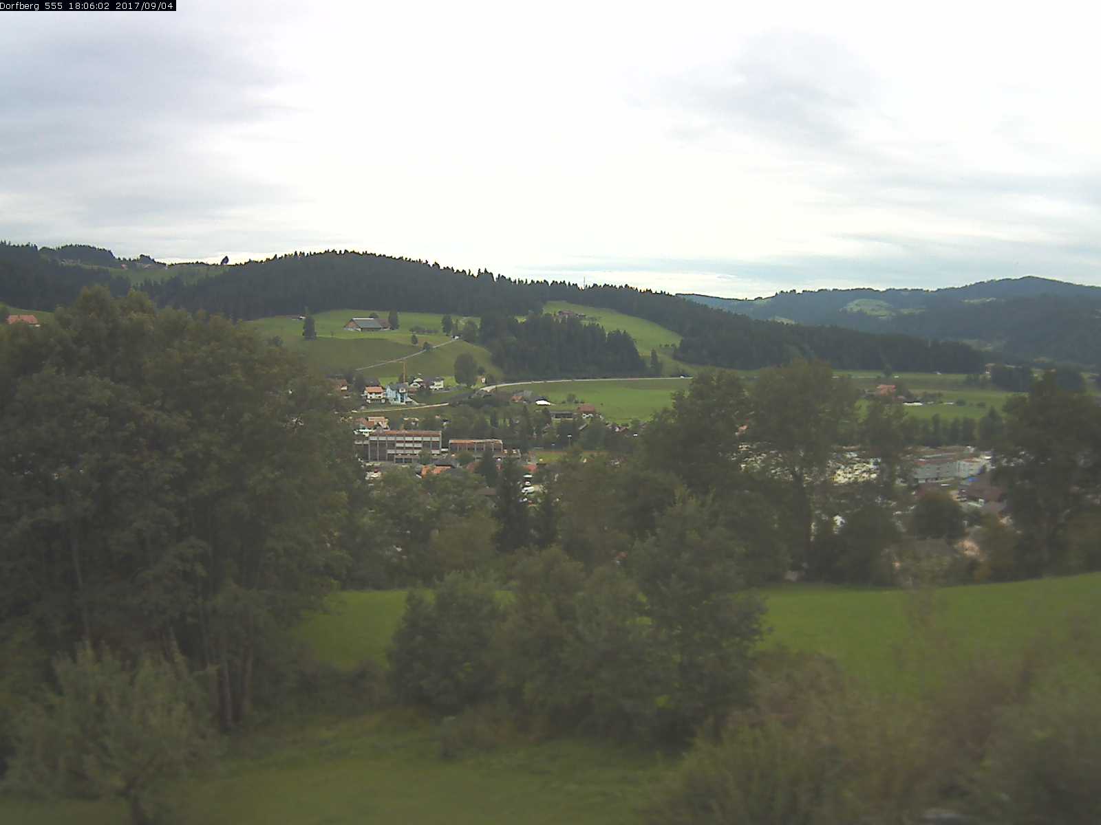 Webcam-Bild: Aussicht vom Dorfberg in Langnau 20170904-180601