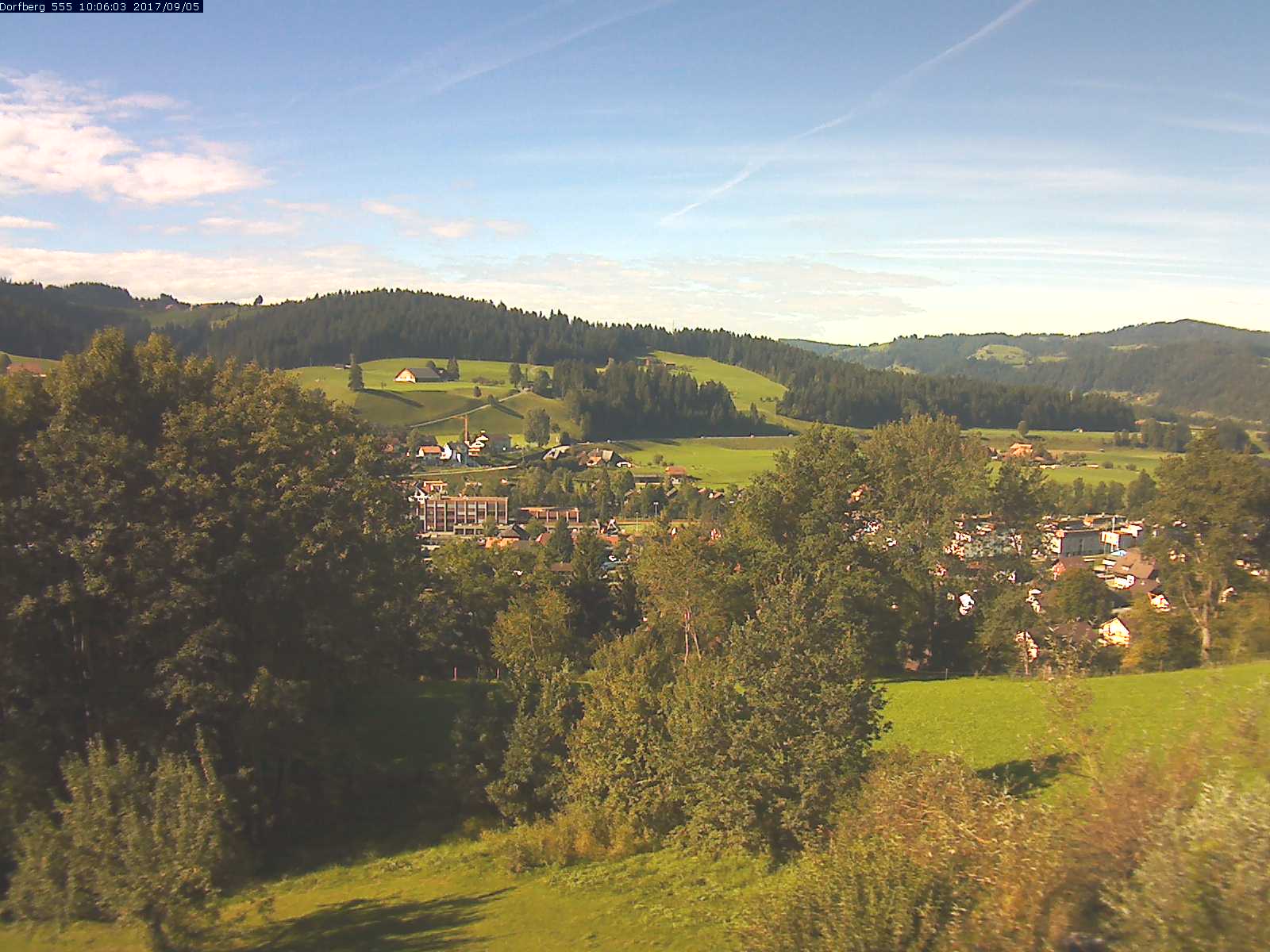 Webcam-Bild: Aussicht vom Dorfberg in Langnau 20170905-100601