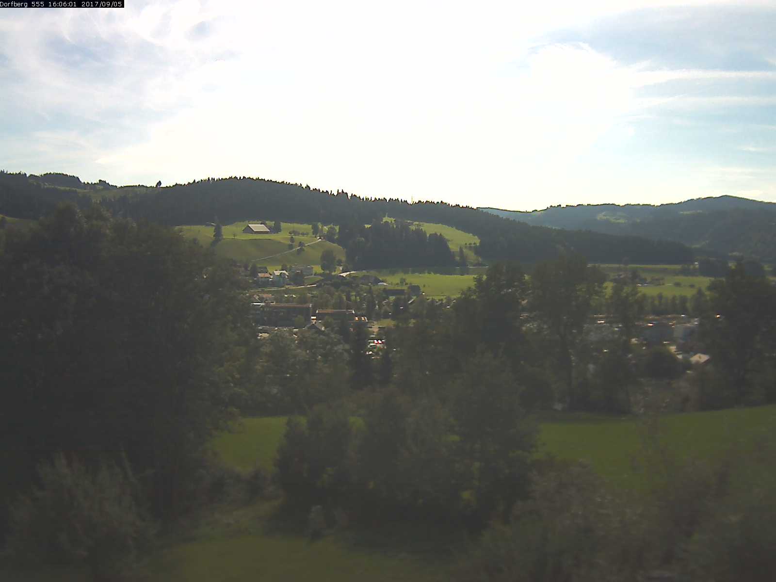 Webcam-Bild: Aussicht vom Dorfberg in Langnau 20170905-160601