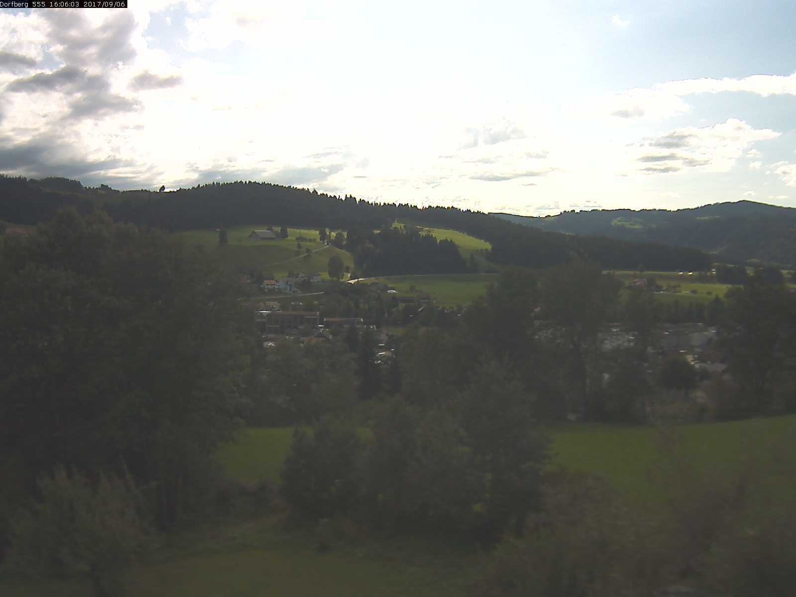 Webcam-Bild: Aussicht vom Dorfberg in Langnau 20170906-160601