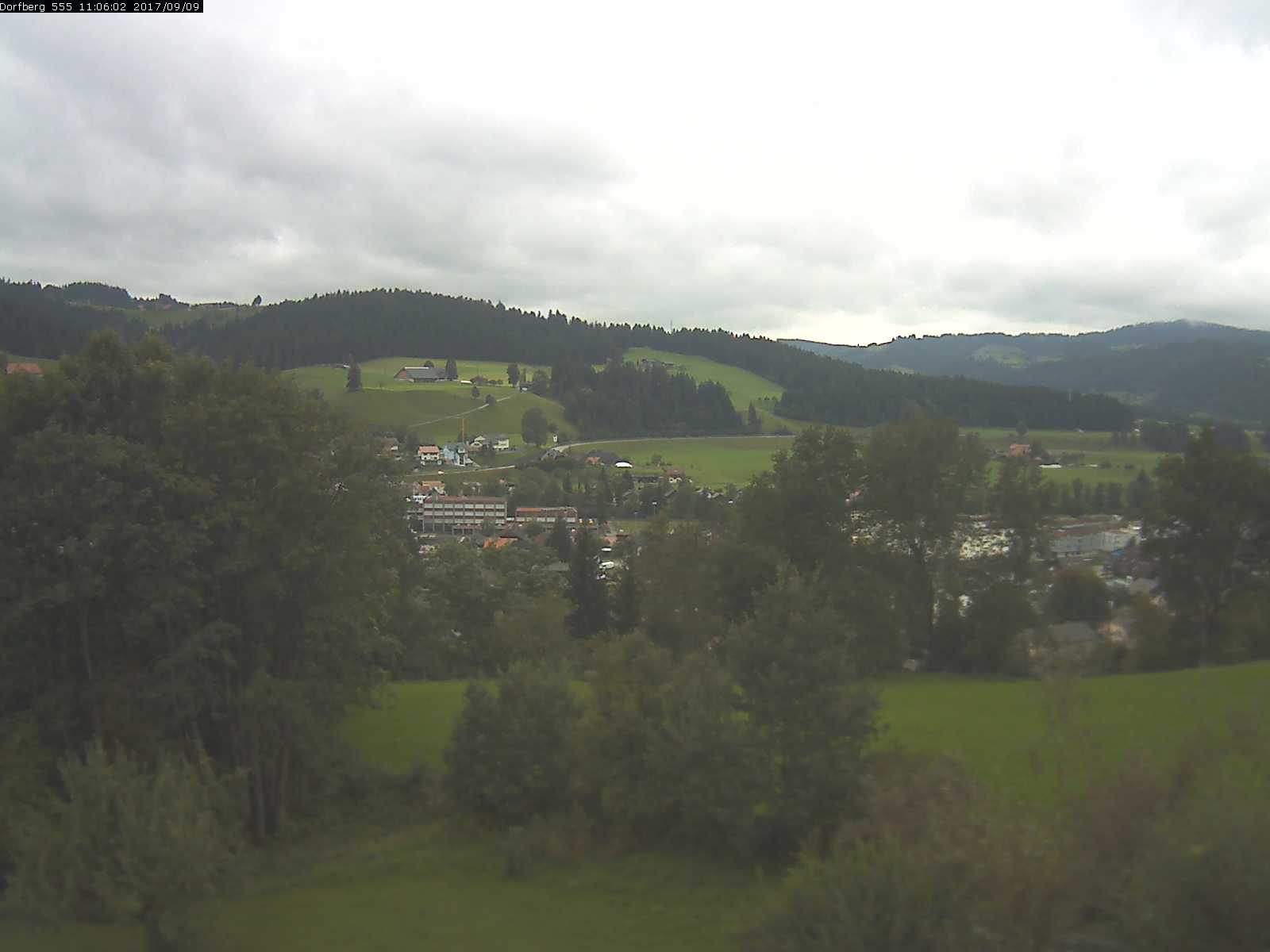 Webcam-Bild: Aussicht vom Dorfberg in Langnau 20170909-110601