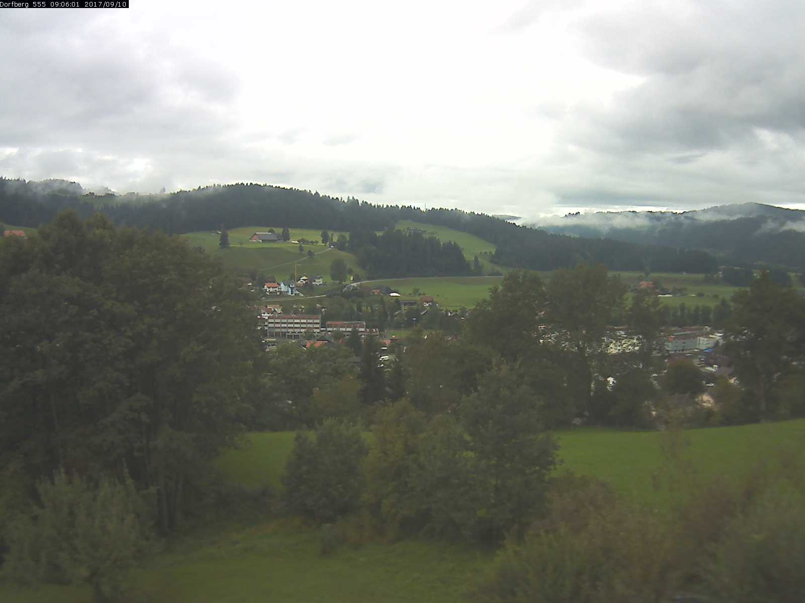Webcam-Bild: Aussicht vom Dorfberg in Langnau 20170910-090601