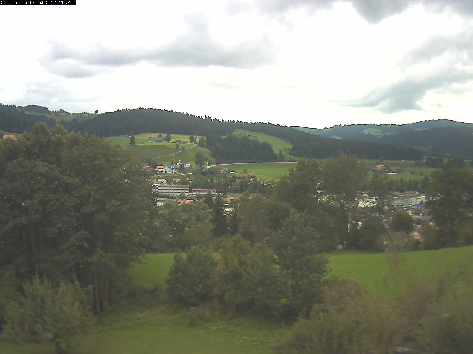 Webcam-Bild: Aussicht vom Dorfberg in Langnau 20170910-170601
