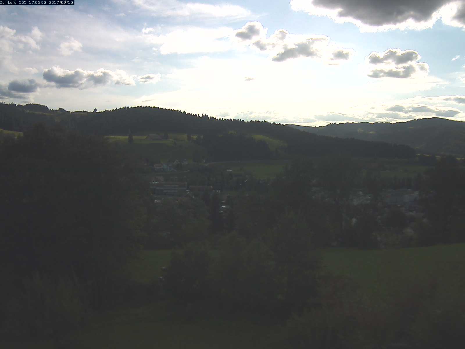 Webcam-Bild: Aussicht vom Dorfberg in Langnau 20170915-170601
