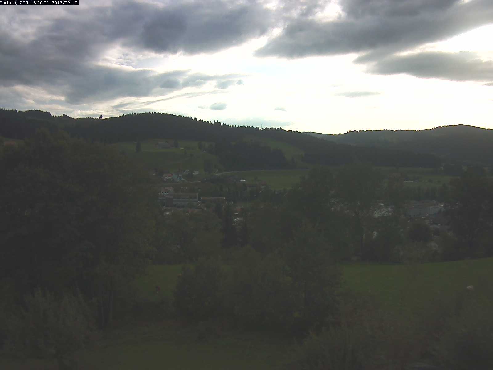 Webcam-Bild: Aussicht vom Dorfberg in Langnau 20170915-180601
