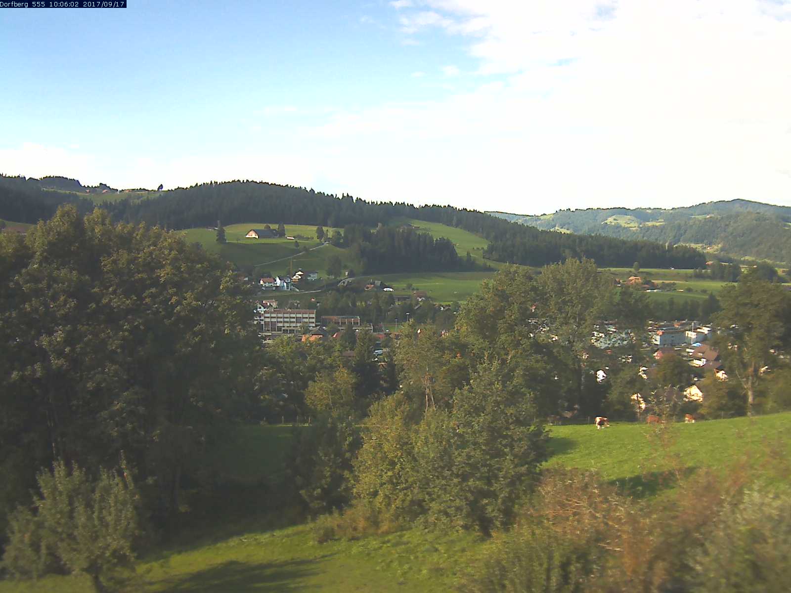 Webcam-Bild: Aussicht vom Dorfberg in Langnau 20170917-100601