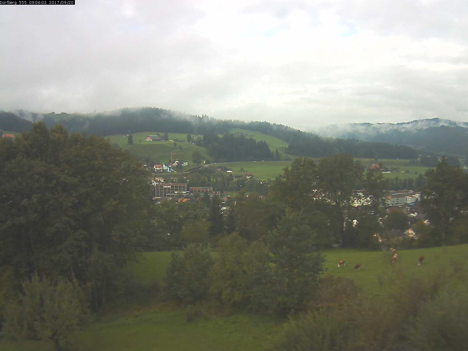 Webcam-Bild: Aussicht vom Dorfberg in Langnau 20170920-090601