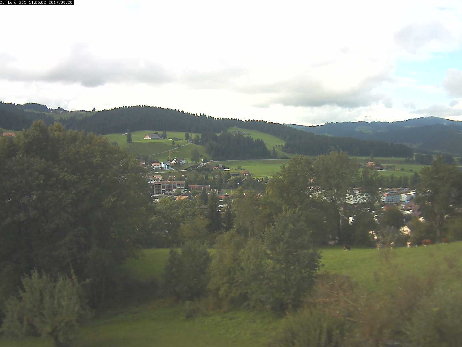 Webcam-Bild: Aussicht vom Dorfberg in Langnau 20170920-110601