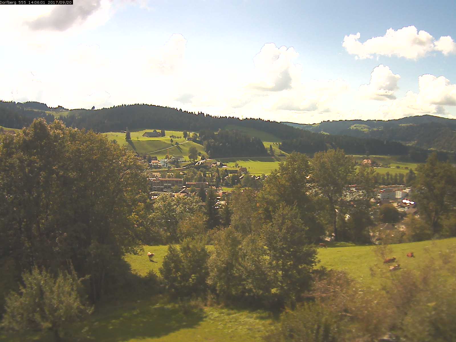 Webcam-Bild: Aussicht vom Dorfberg in Langnau 20170920-140601