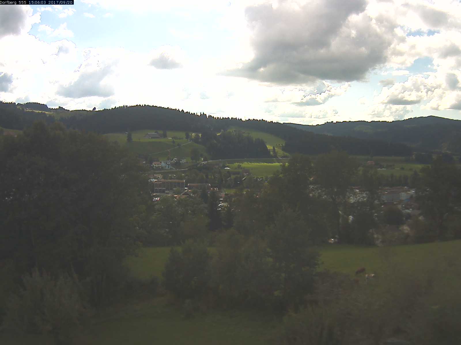 Webcam-Bild: Aussicht vom Dorfberg in Langnau 20170920-150601