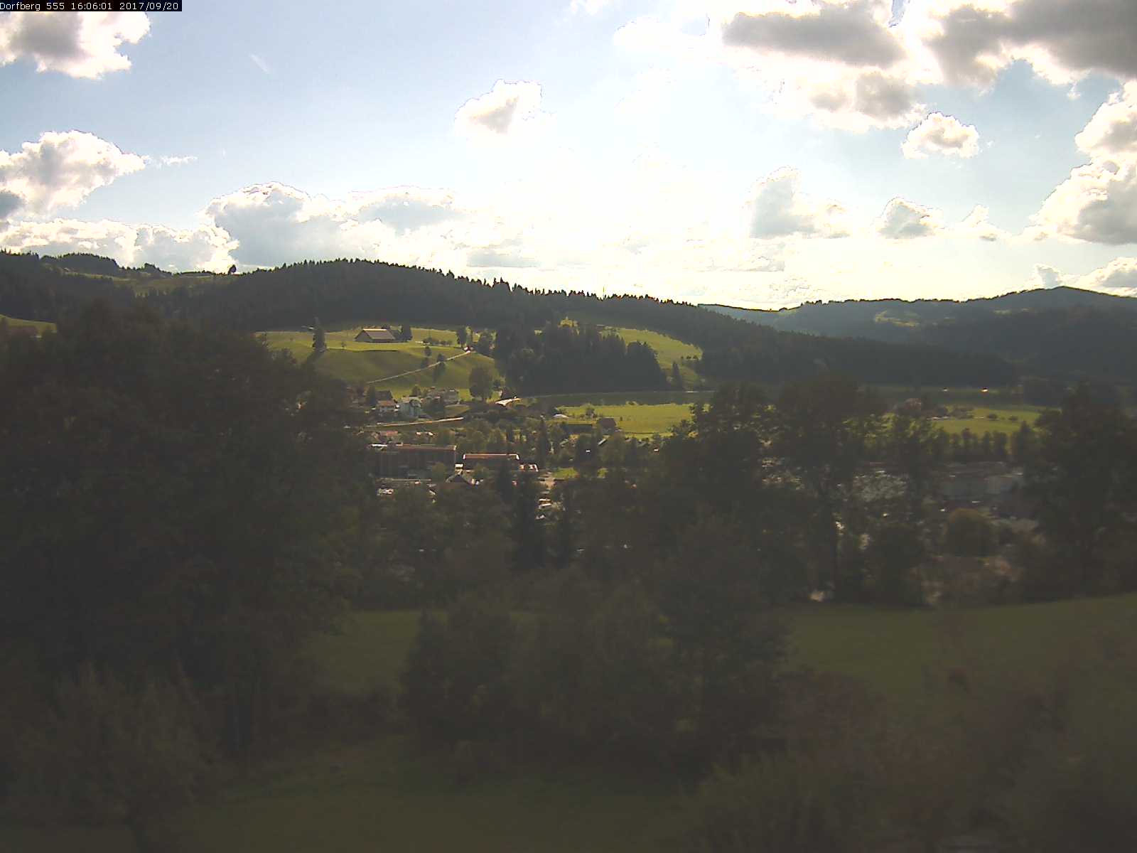 Webcam-Bild: Aussicht vom Dorfberg in Langnau 20170920-160601