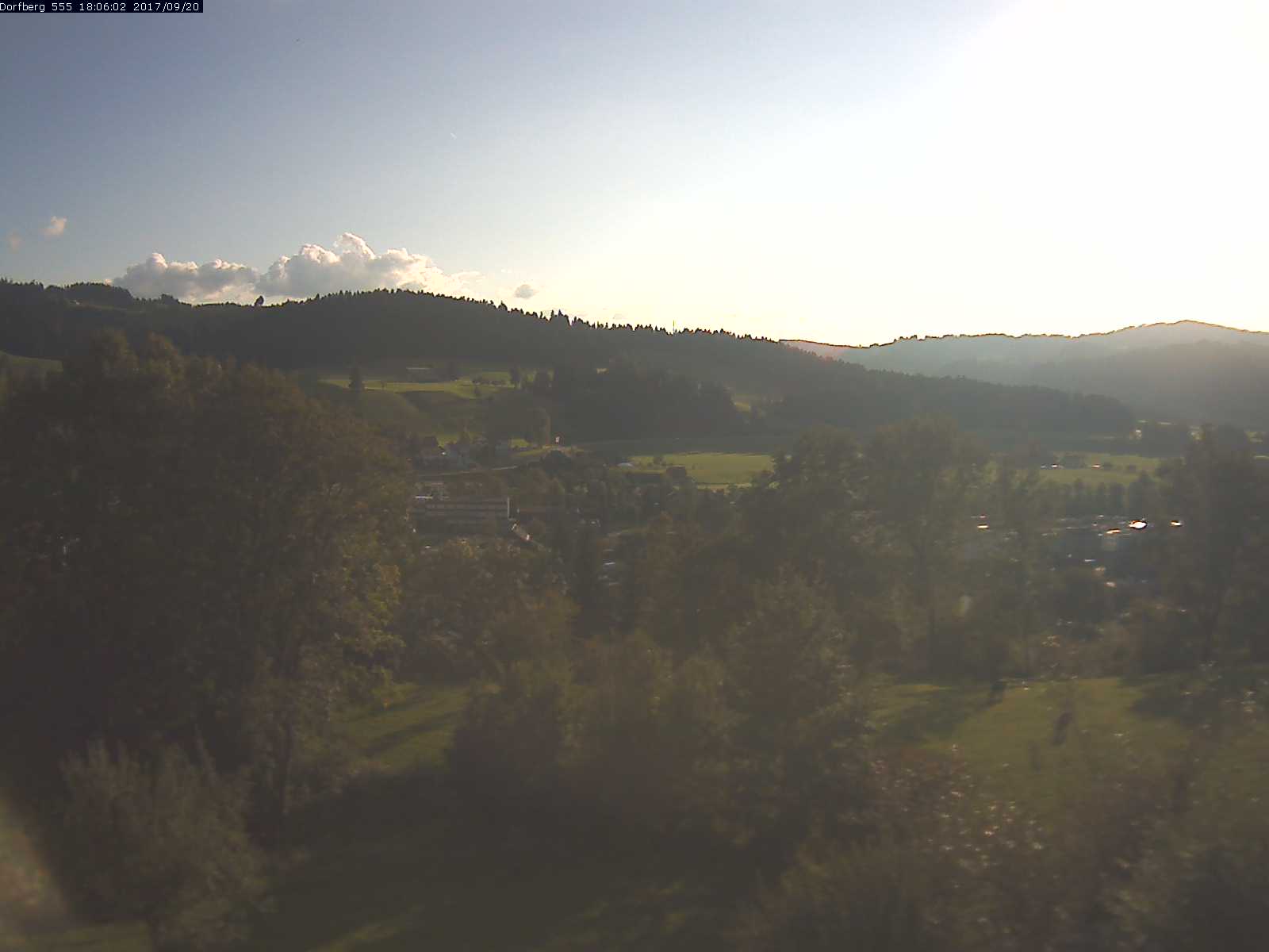 Webcam-Bild: Aussicht vom Dorfberg in Langnau 20170920-180601