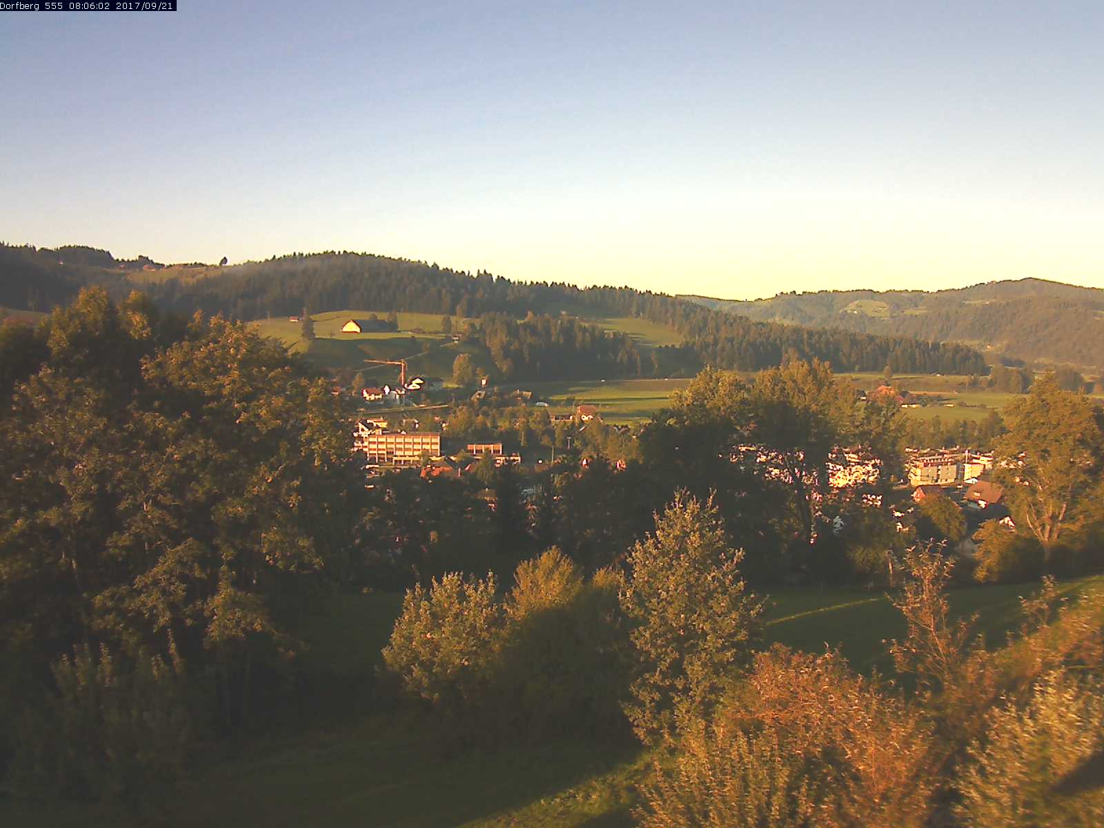Webcam-Bild: Aussicht vom Dorfberg in Langnau 20170921-080601