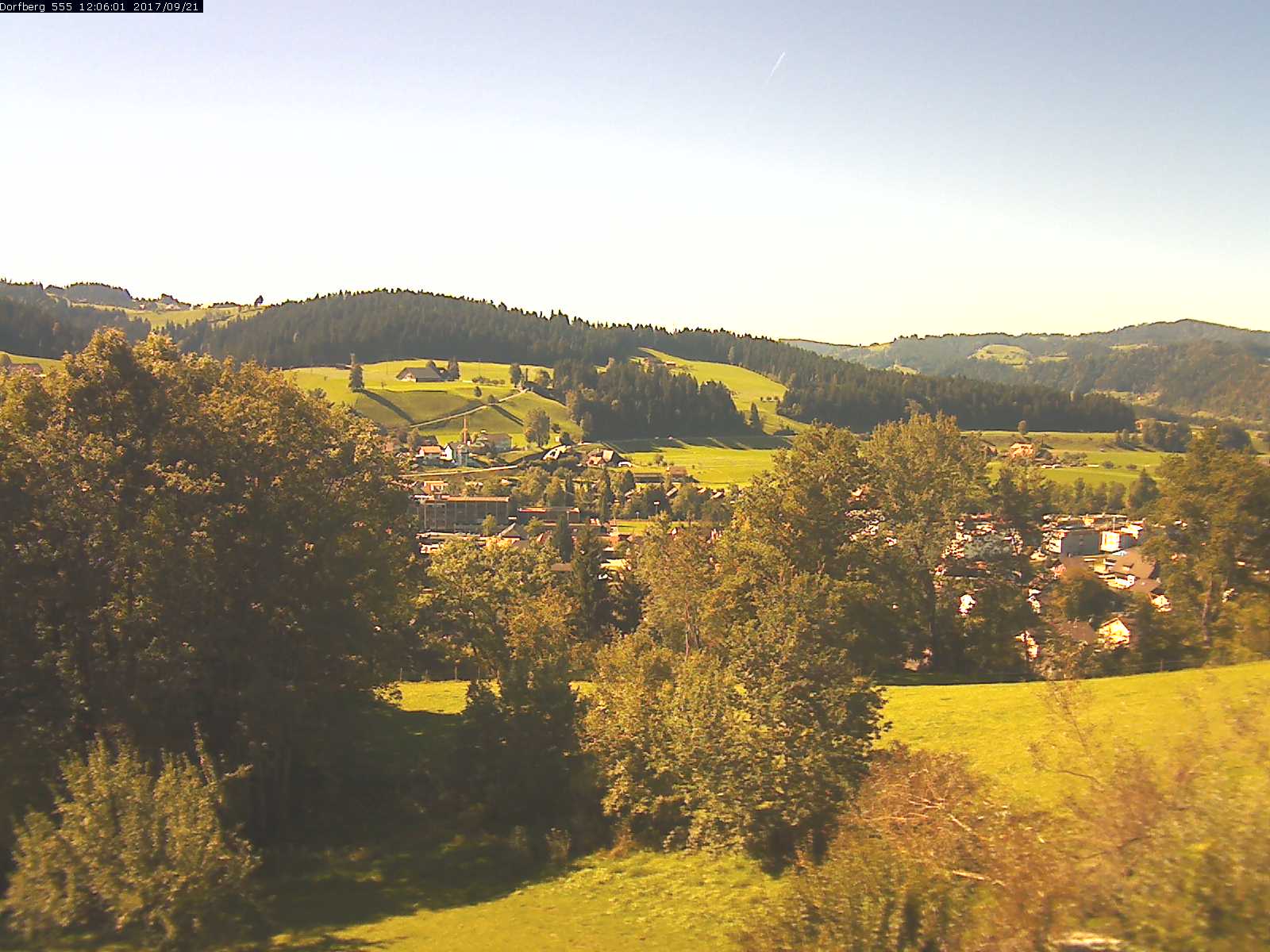 Webcam-Bild: Aussicht vom Dorfberg in Langnau 20170921-120601