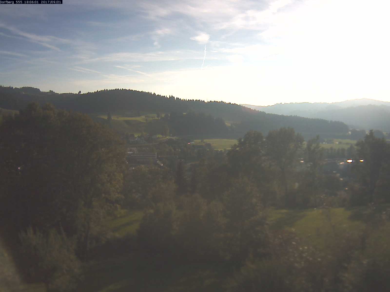 Webcam-Bild: Aussicht vom Dorfberg in Langnau 20170921-180601