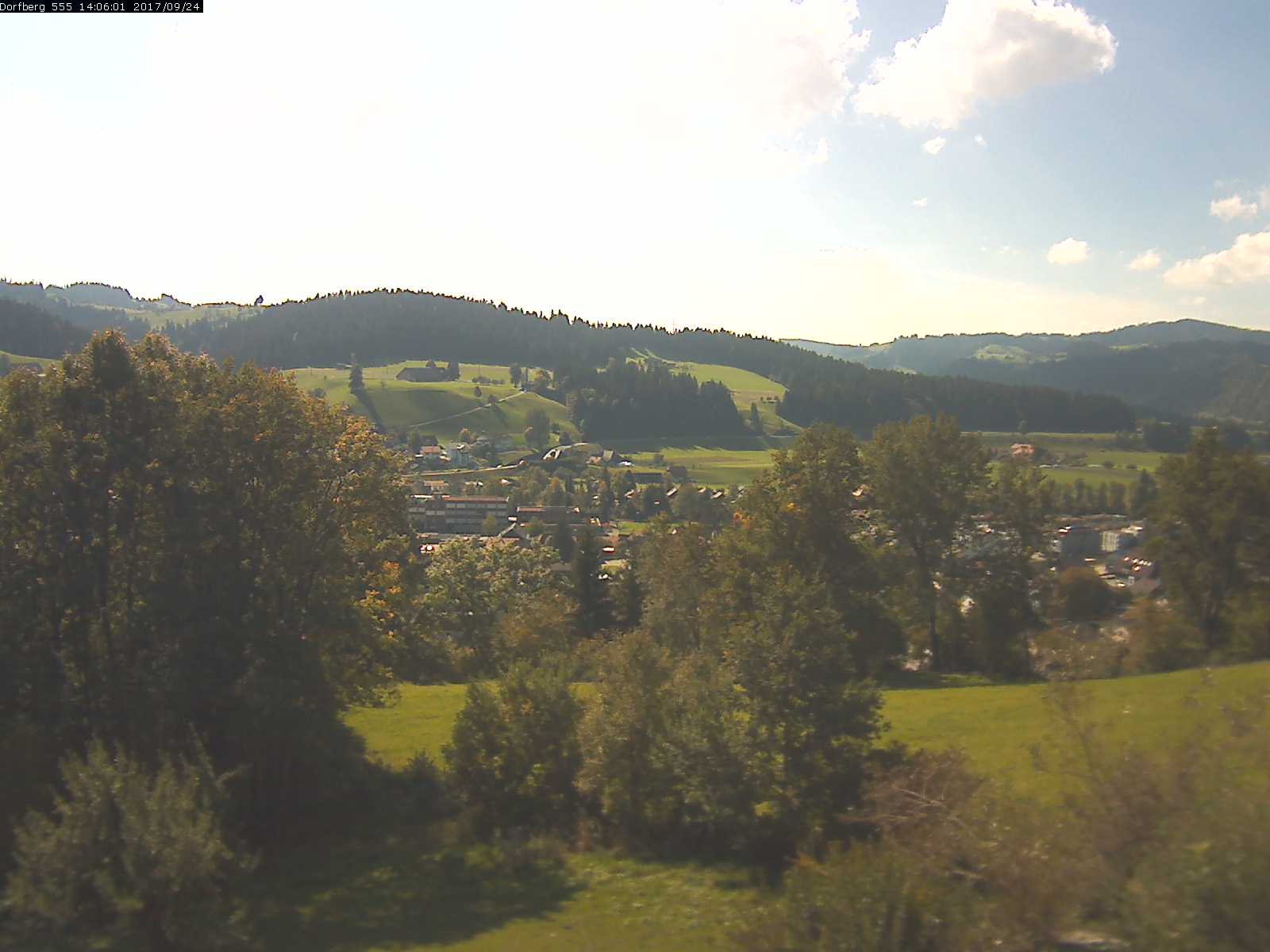 Webcam-Bild: Aussicht vom Dorfberg in Langnau 20170924-140601