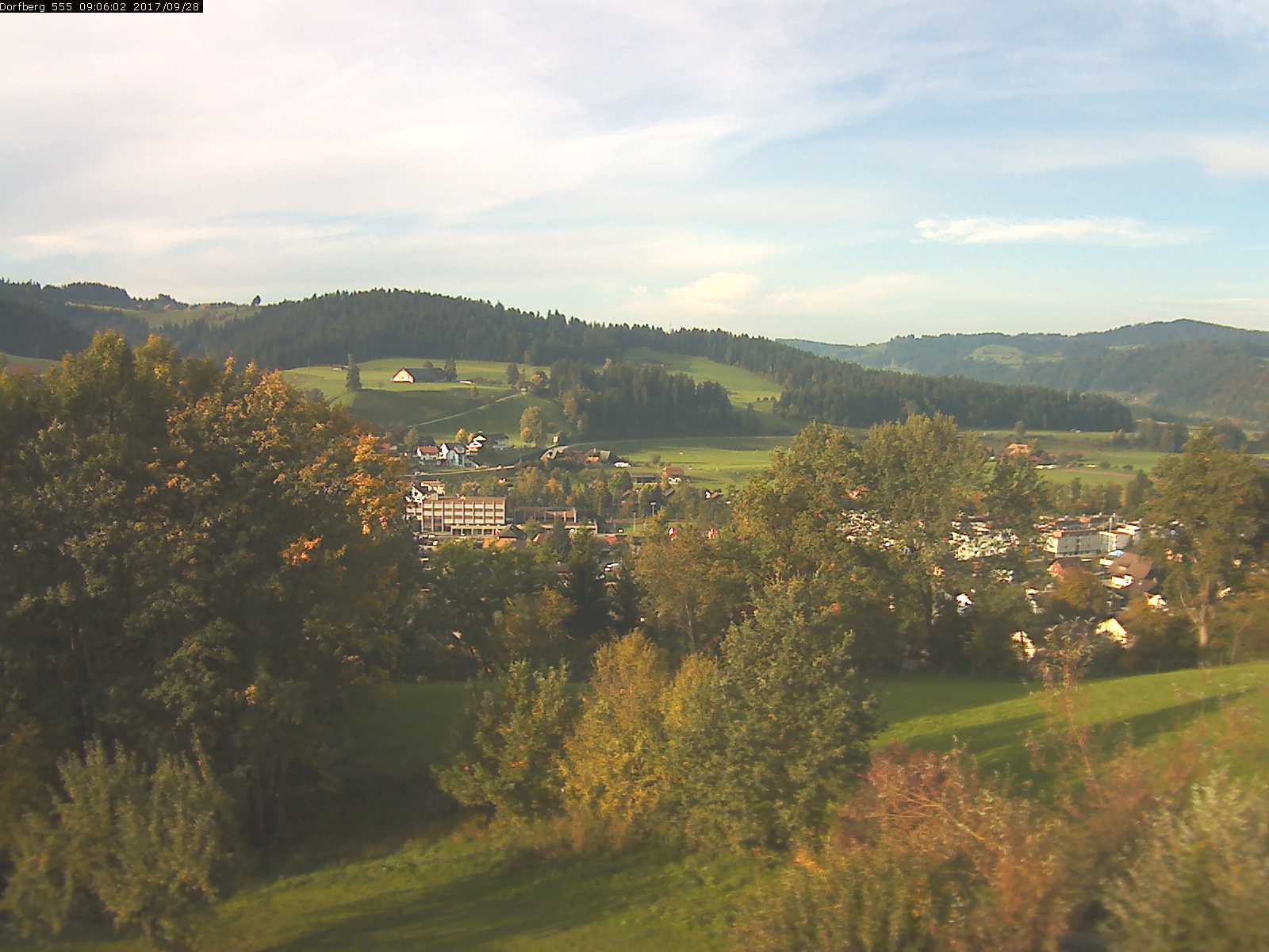 Webcam-Bild: Aussicht vom Dorfberg in Langnau 20170928-090601