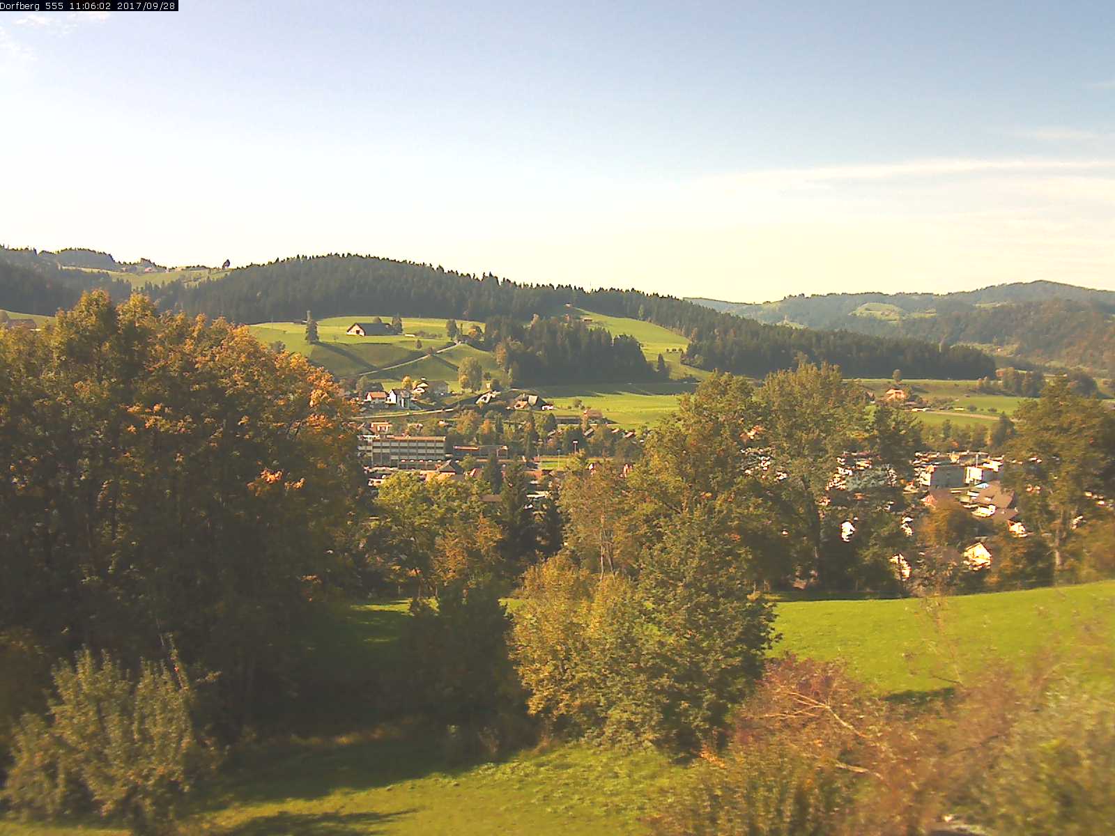 Webcam-Bild: Aussicht vom Dorfberg in Langnau 20170928-110601