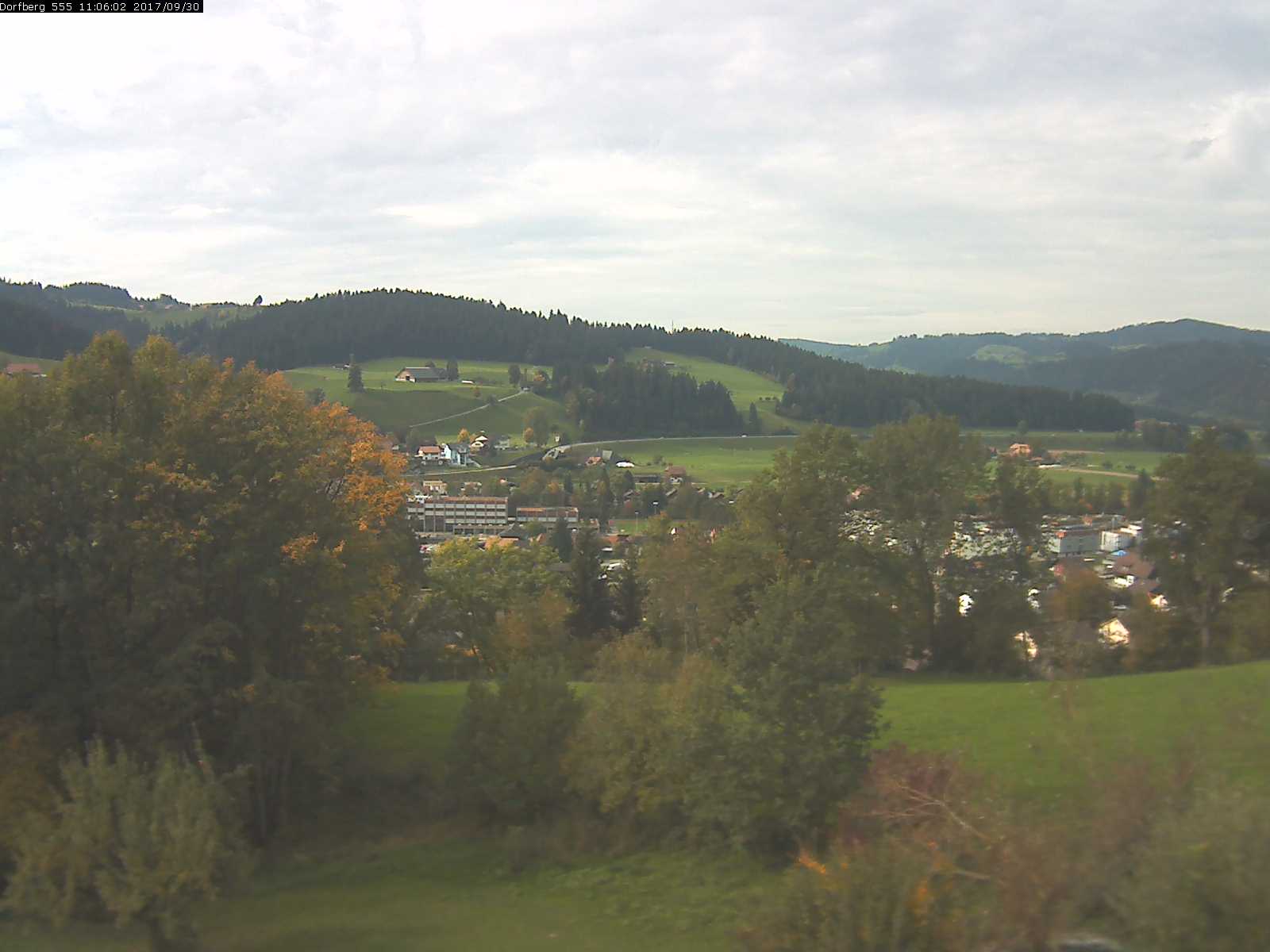 Webcam-Bild: Aussicht vom Dorfberg in Langnau 20170930-110601