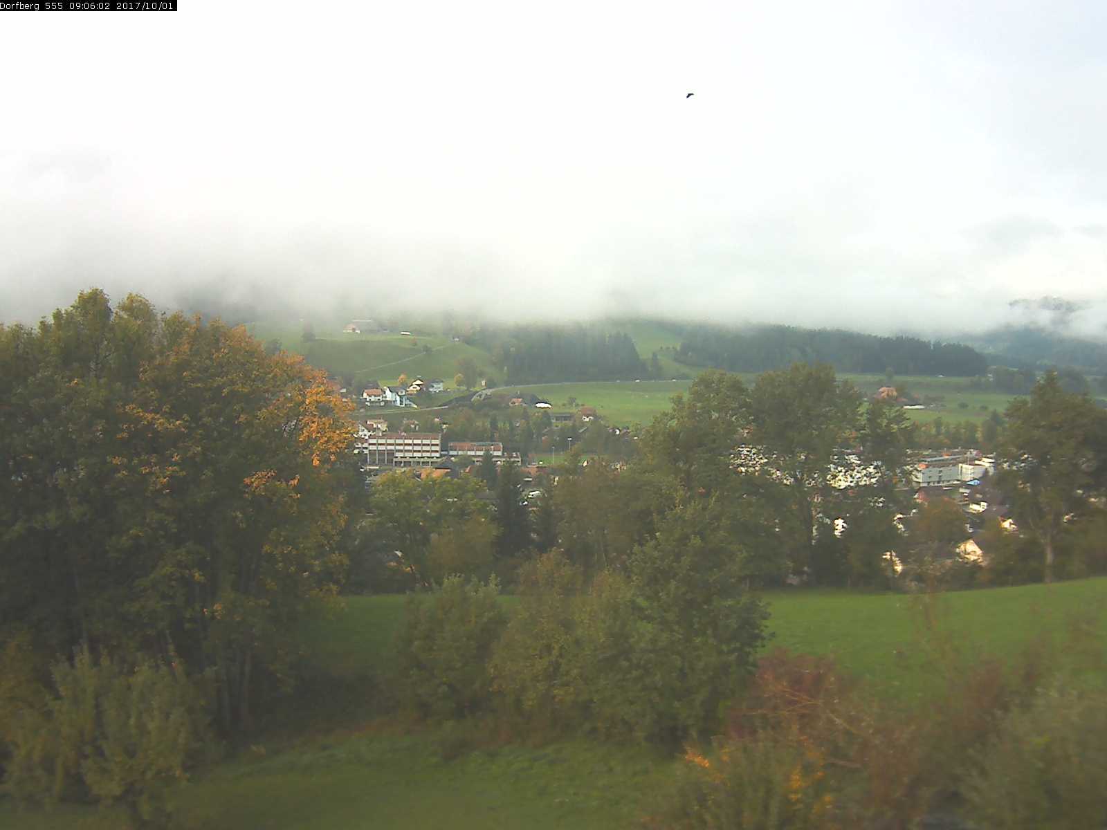 Webcam-Bild: Aussicht vom Dorfberg in Langnau 20171001-090601