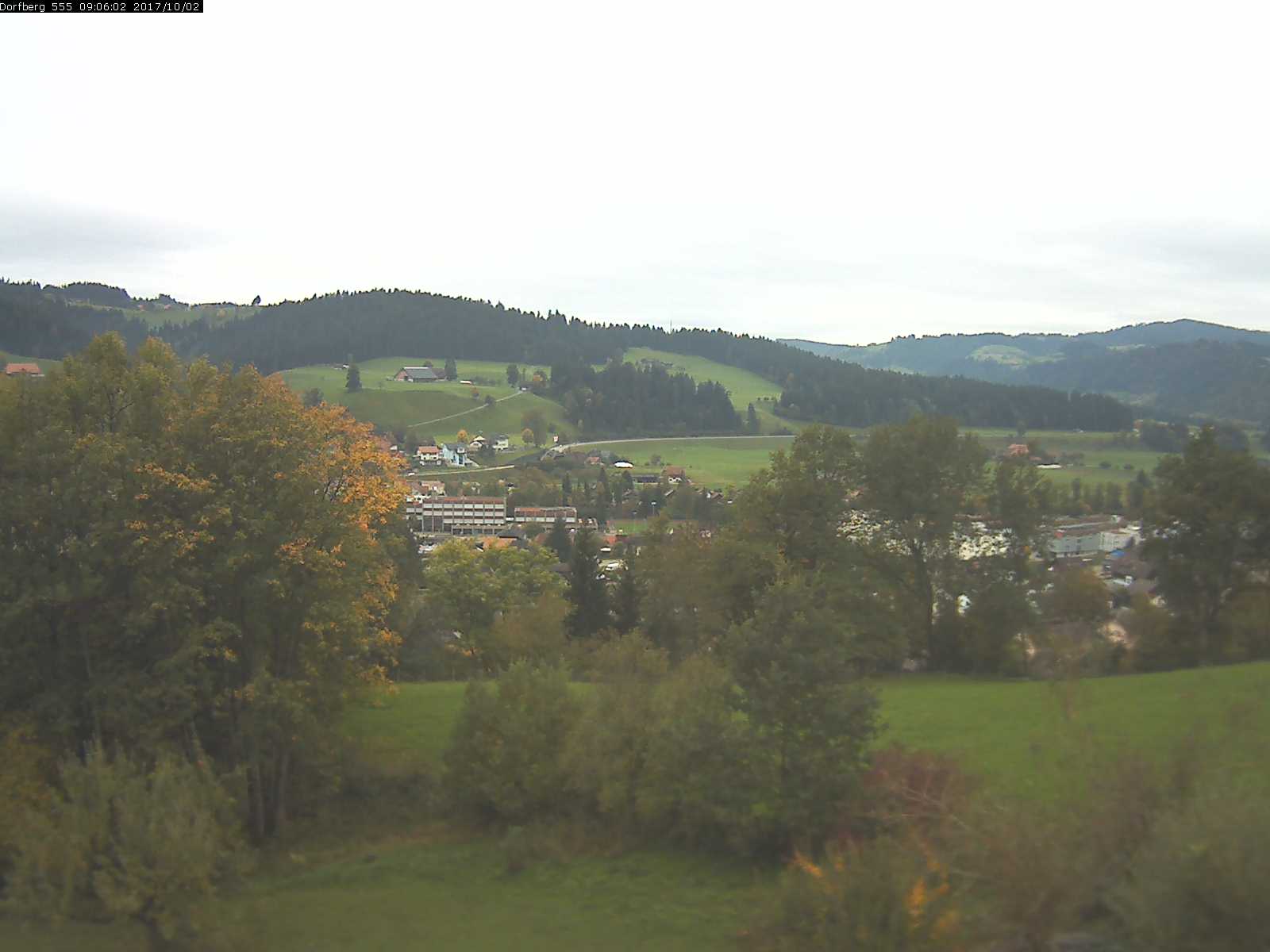 Webcam-Bild: Aussicht vom Dorfberg in Langnau 20171002-090601