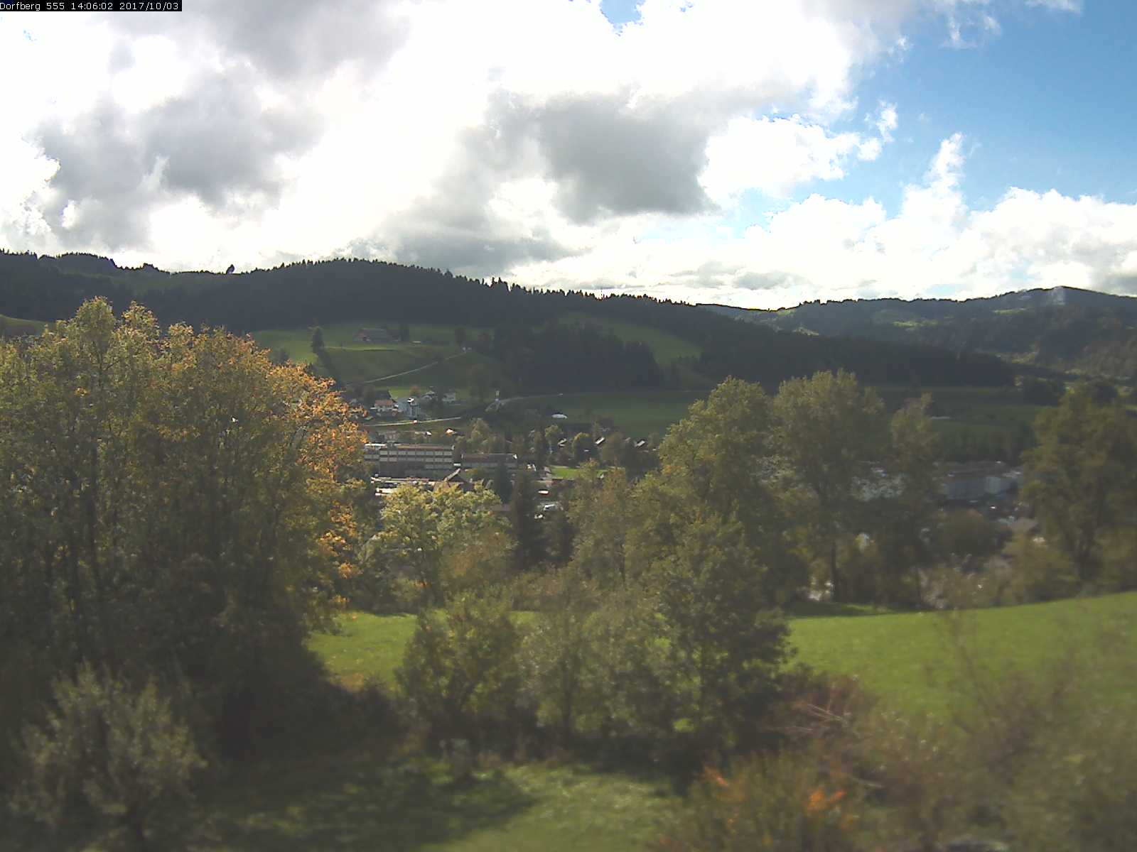 Webcam-Bild: Aussicht vom Dorfberg in Langnau 20171003-140601