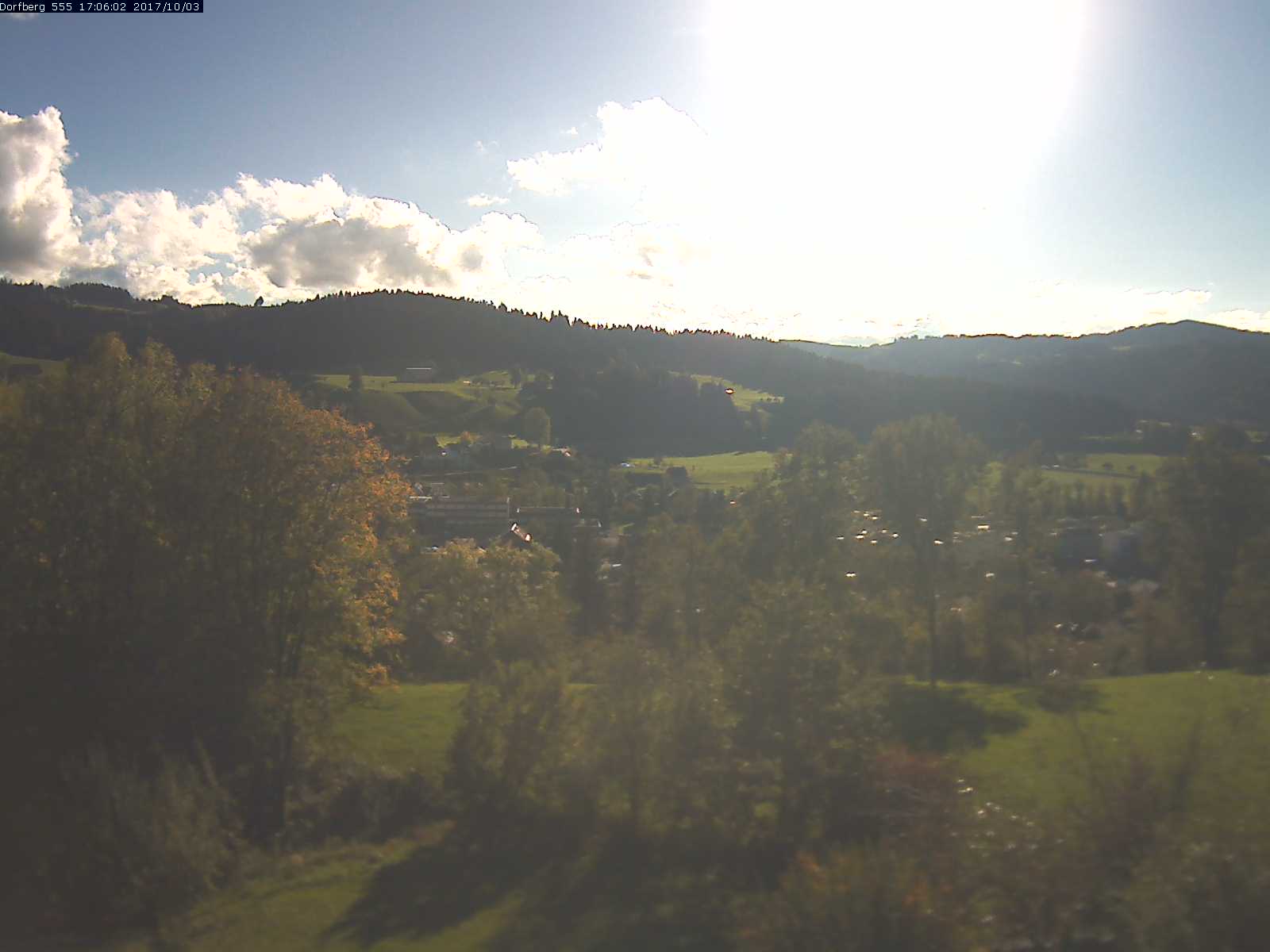 Webcam-Bild: Aussicht vom Dorfberg in Langnau 20171003-170601