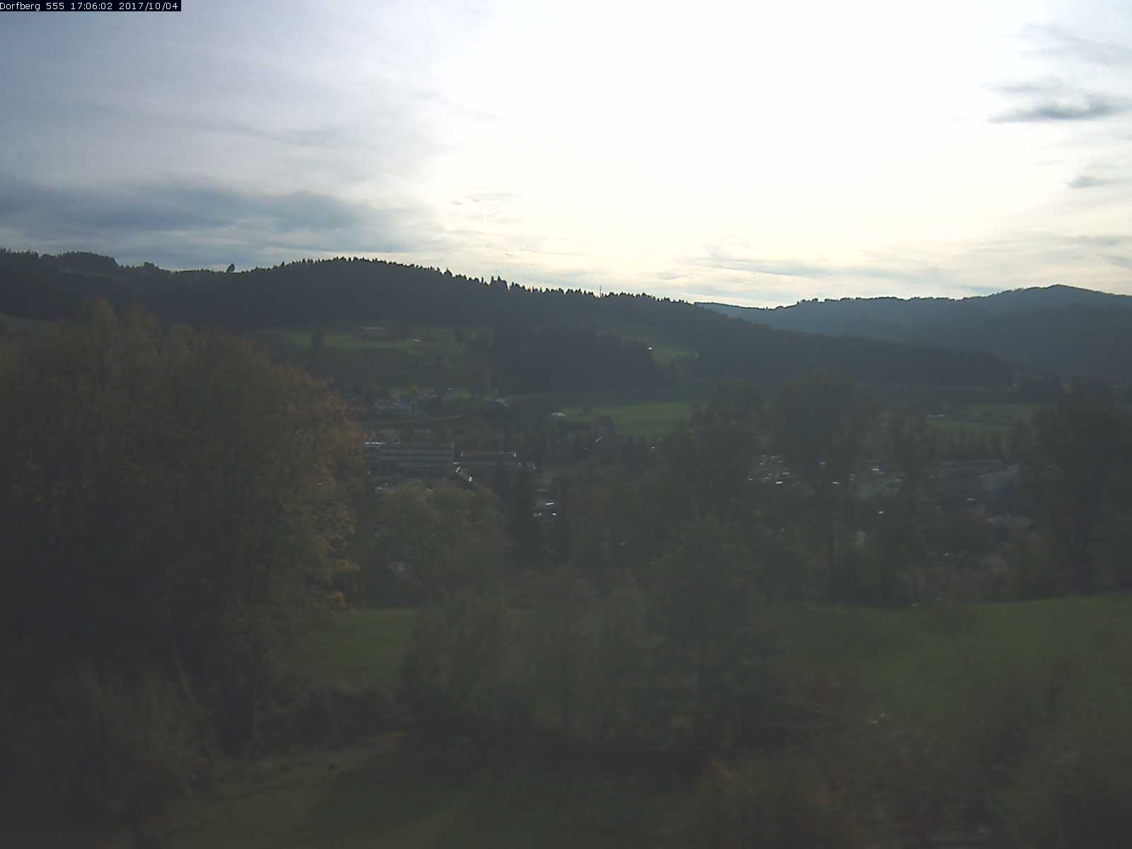 Webcam-Bild: Aussicht vom Dorfberg in Langnau 20171004-170601
