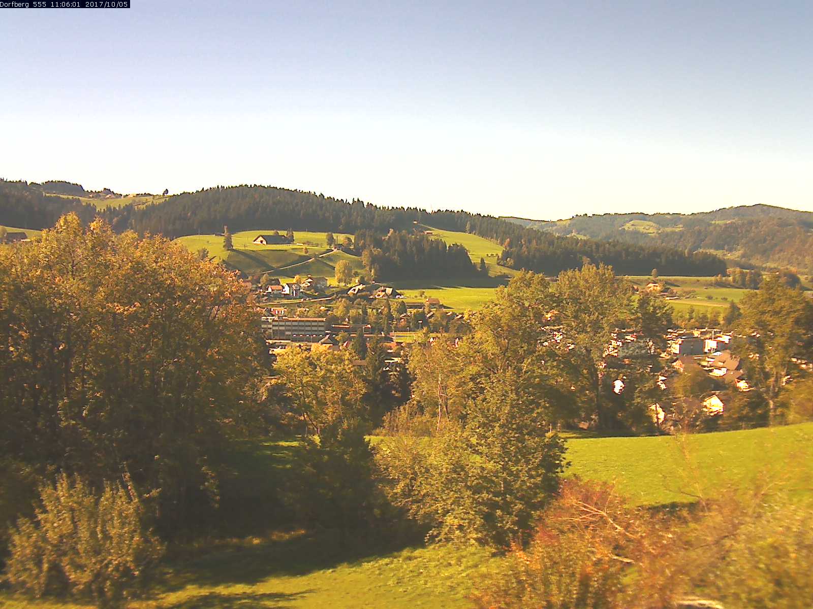 Webcam-Bild: Aussicht vom Dorfberg in Langnau 20171005-110601