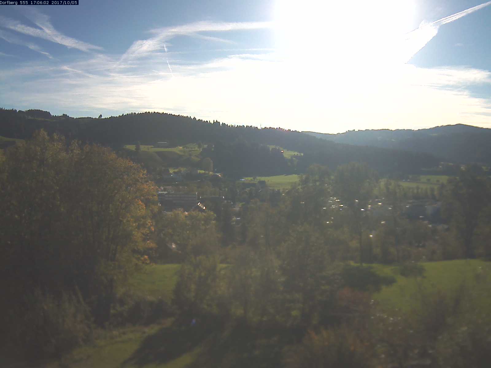 Webcam-Bild: Aussicht vom Dorfberg in Langnau 20171005-170601