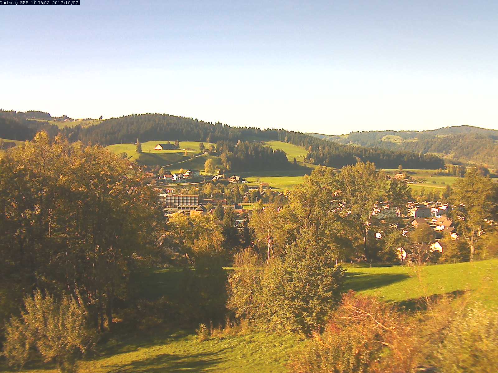 Webcam-Bild: Aussicht vom Dorfberg in Langnau 20171007-100601