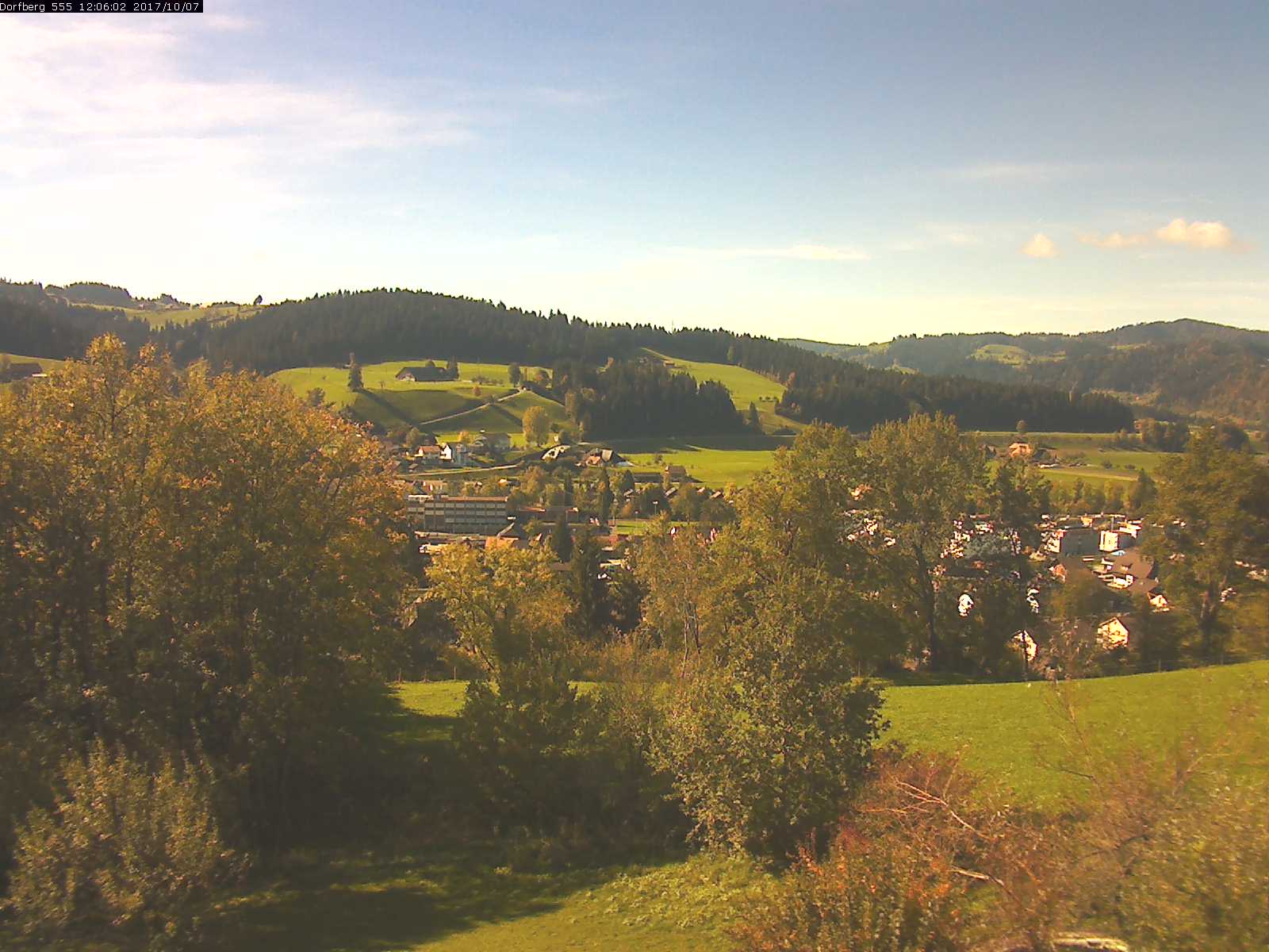 Webcam-Bild: Aussicht vom Dorfberg in Langnau 20171007-120601