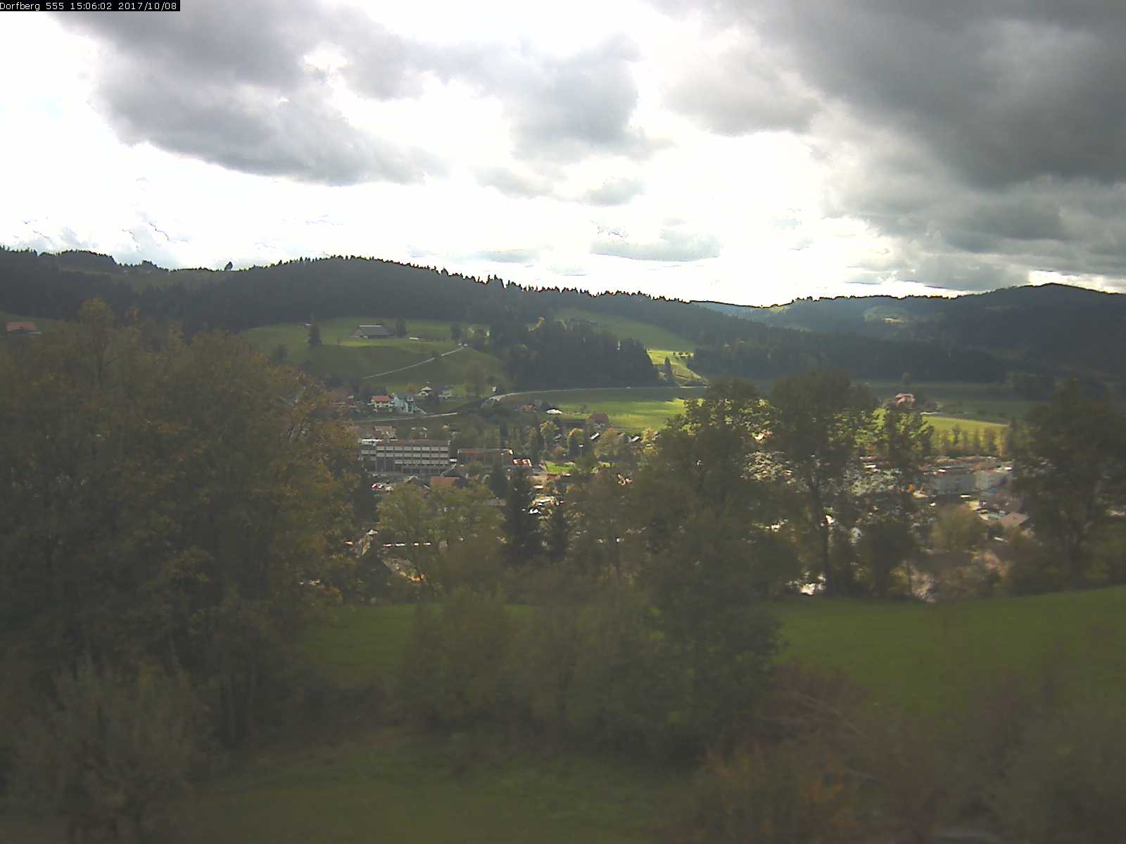 Webcam-Bild: Aussicht vom Dorfberg in Langnau 20171008-150601