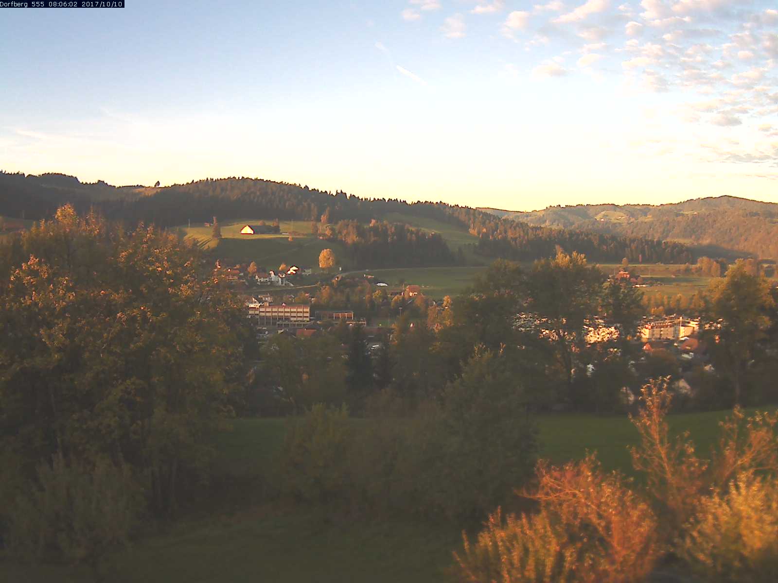 Webcam-Bild: Aussicht vom Dorfberg in Langnau 20171010-080601