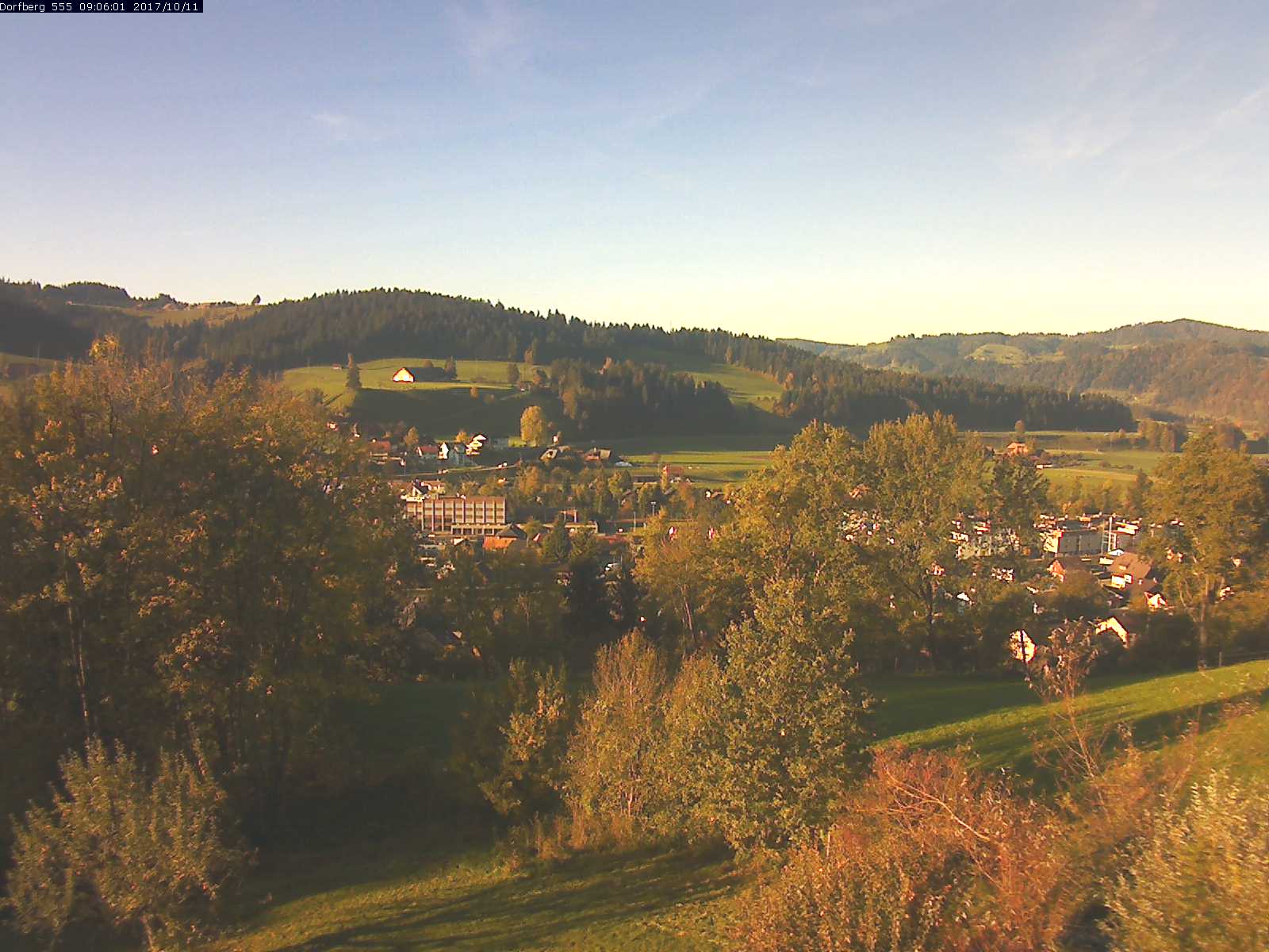 Webcam-Bild: Aussicht vom Dorfberg in Langnau 20171011-090601