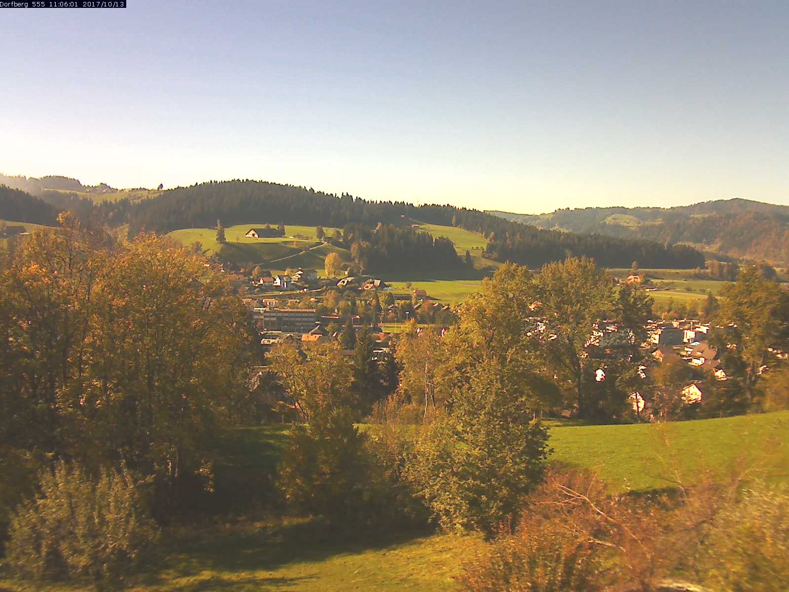 Webcam-Bild: Aussicht vom Dorfberg in Langnau 20171013-110601