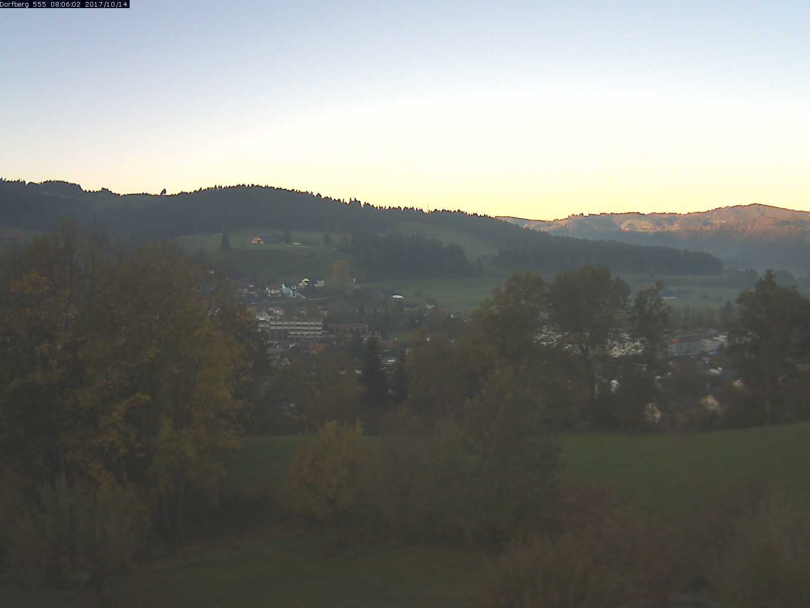 Webcam-Bild: Aussicht vom Dorfberg in Langnau 20171014-080601