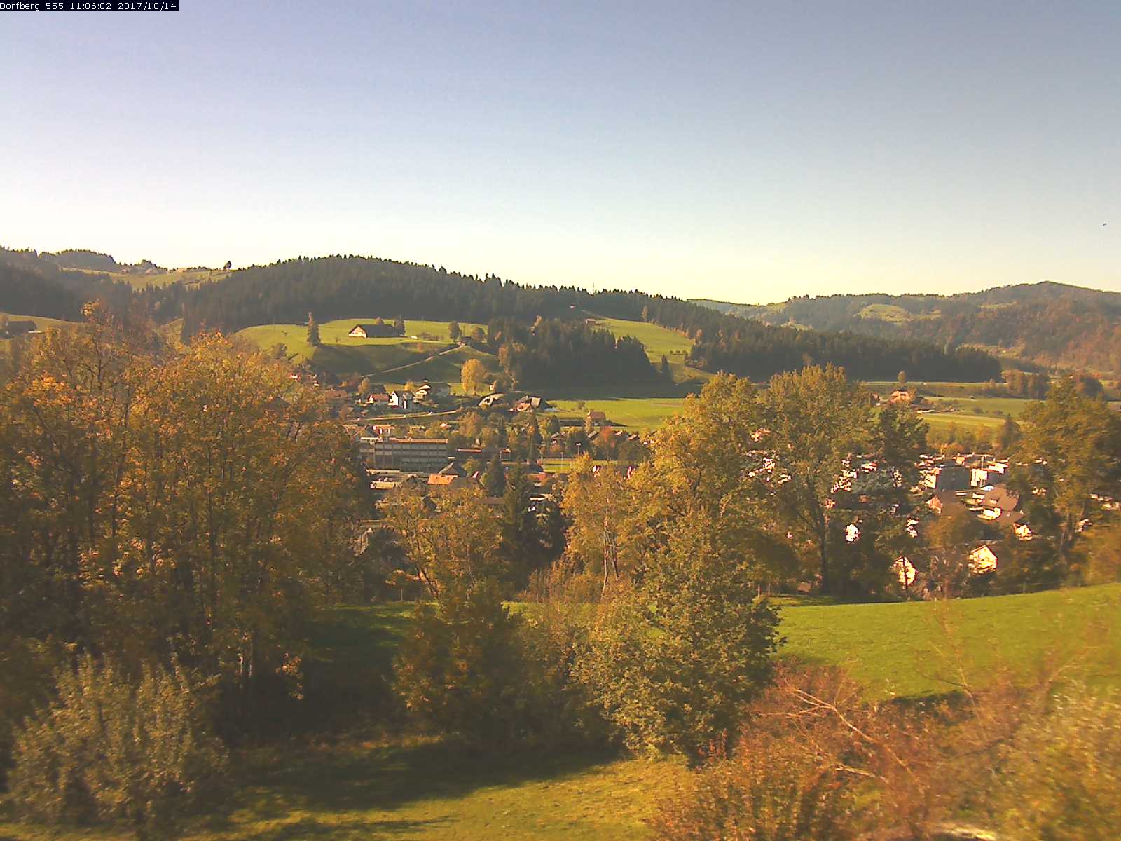 Webcam-Bild: Aussicht vom Dorfberg in Langnau 20171014-110601