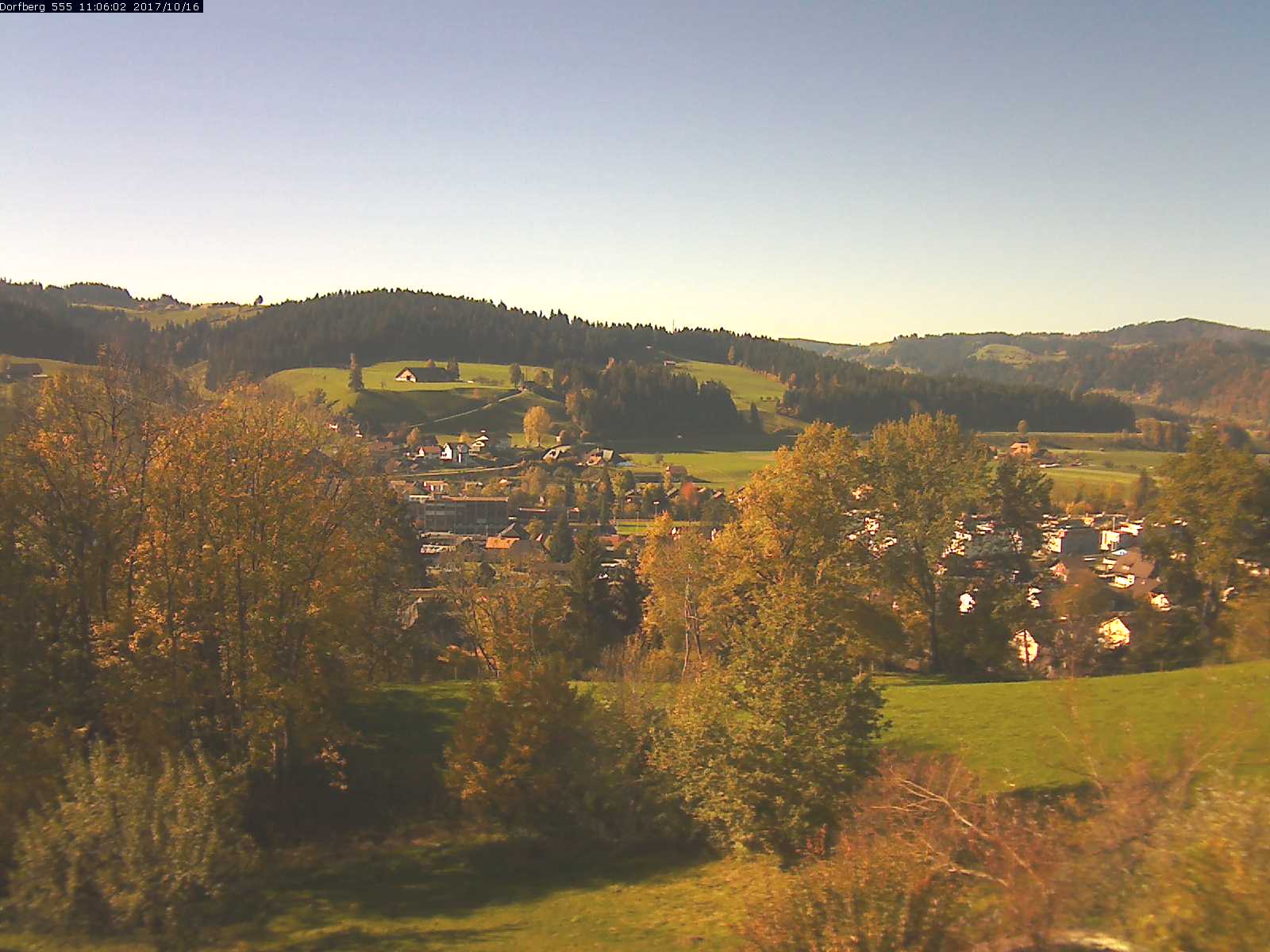 Webcam-Bild: Aussicht vom Dorfberg in Langnau 20171016-110601
