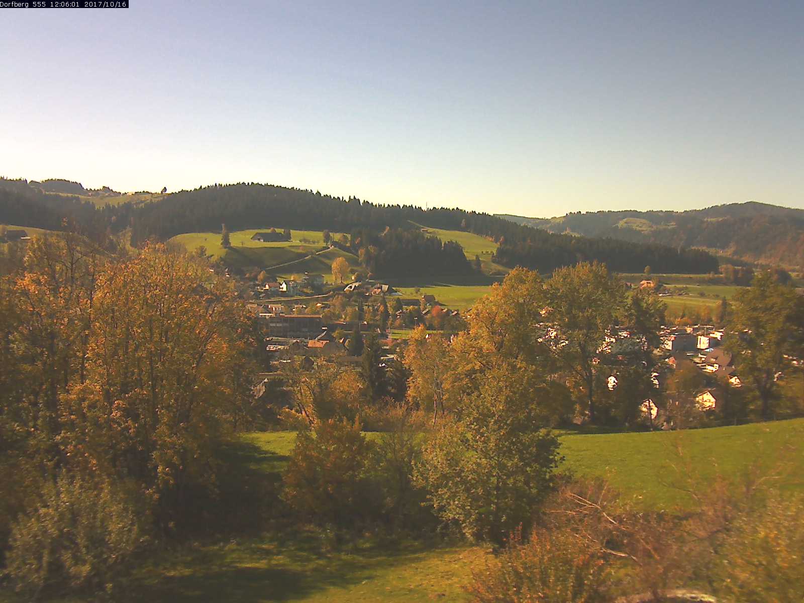 Webcam-Bild: Aussicht vom Dorfberg in Langnau 20171016-120601
