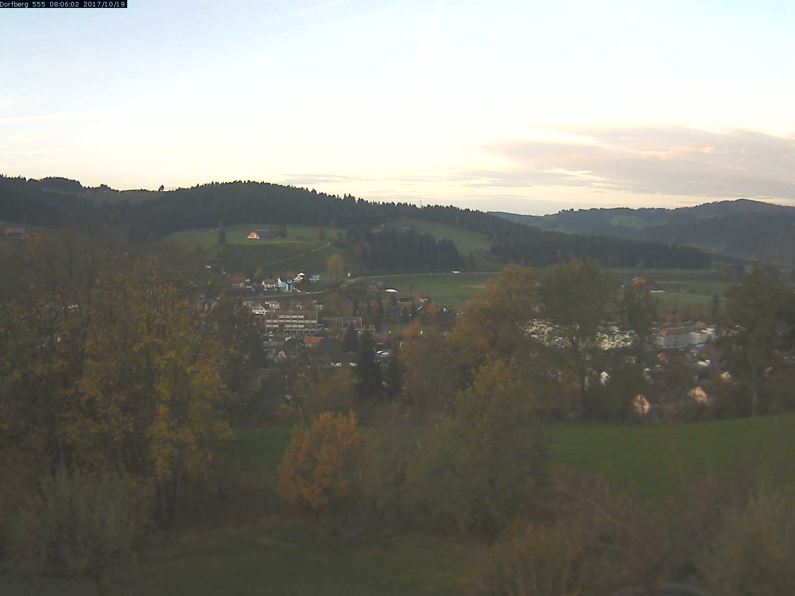 Webcam-Bild: Aussicht vom Dorfberg in Langnau 20171019-080601