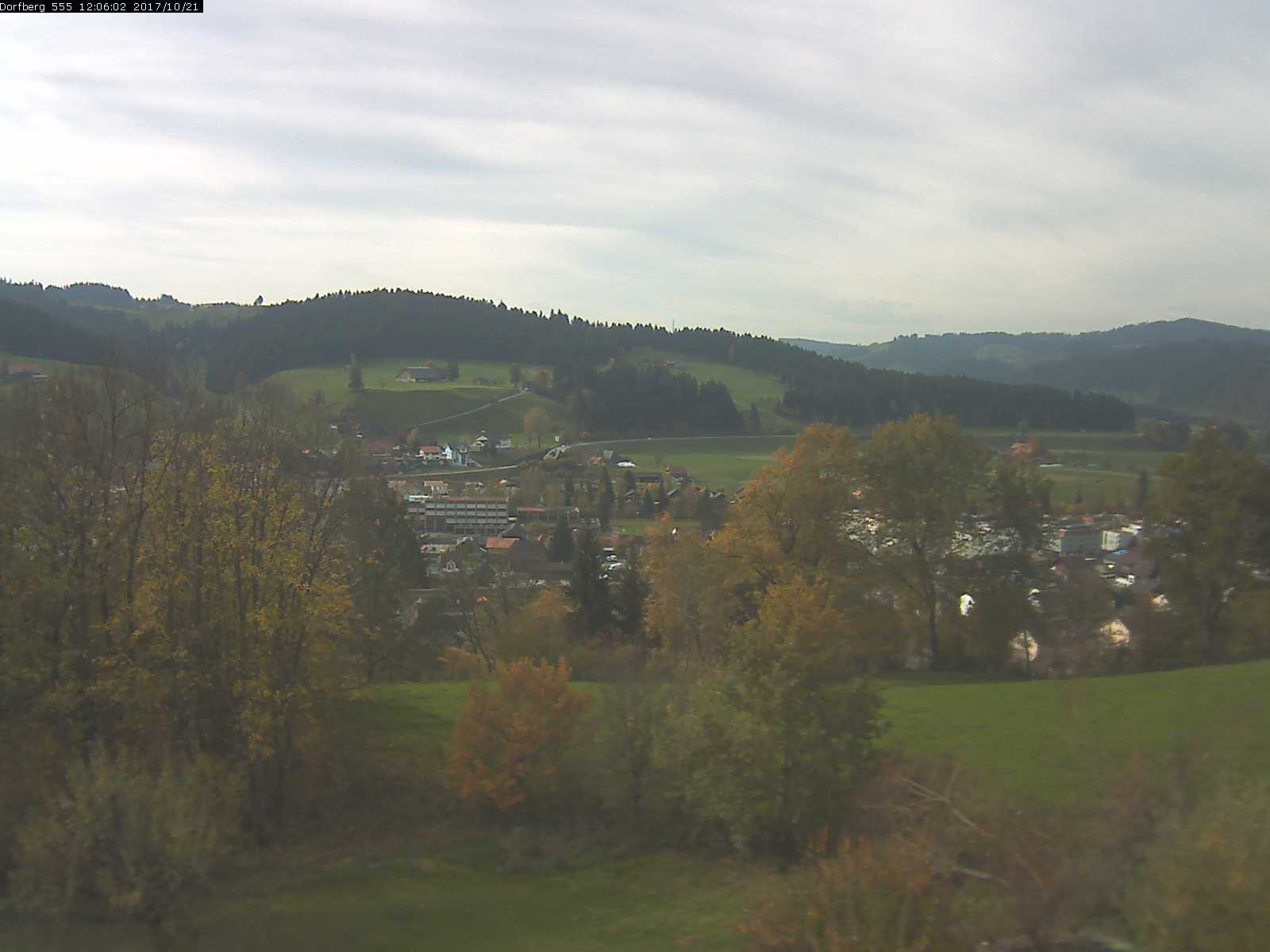 Webcam-Bild: Aussicht vom Dorfberg in Langnau 20171021-120601