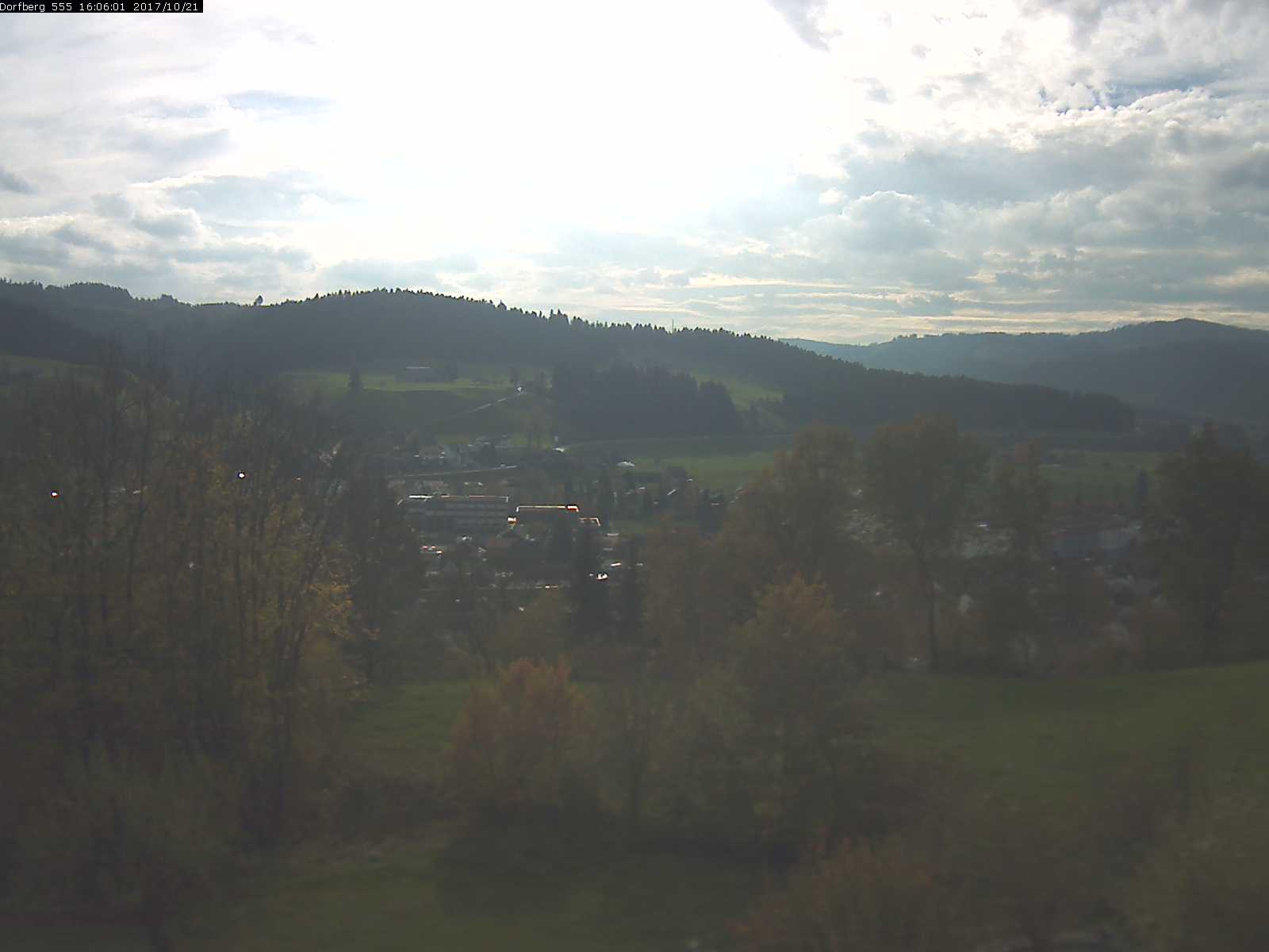 Webcam-Bild: Aussicht vom Dorfberg in Langnau 20171021-160601