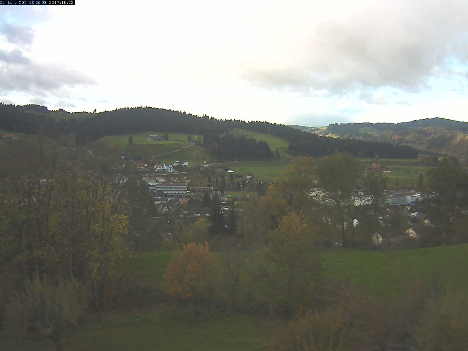 Webcam-Bild: Aussicht vom Dorfberg in Langnau 20171022-100601