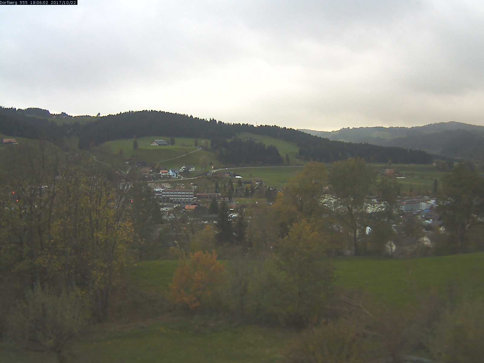 Webcam-Bild: Aussicht vom Dorfberg in Langnau 20171022-180602