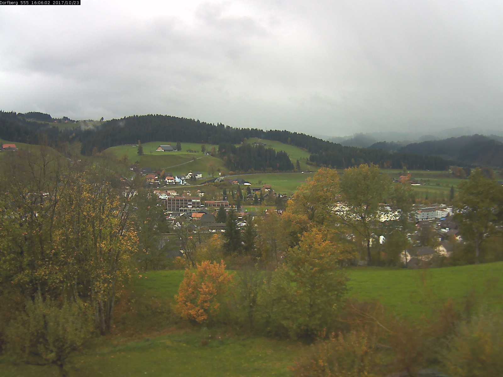 Webcam-Bild: Aussicht vom Dorfberg in Langnau 20171023-160601